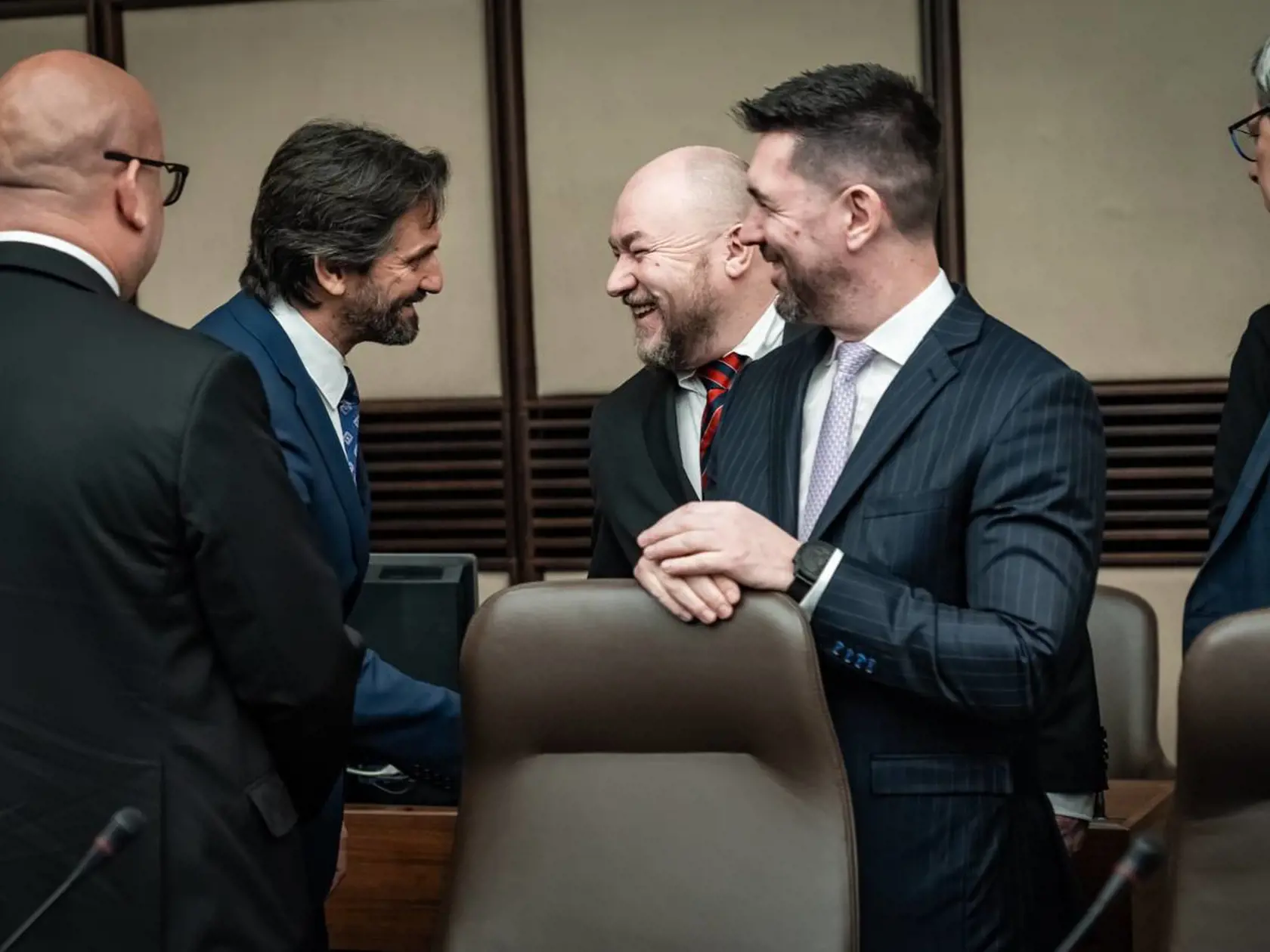 Nový minister športu Rudolf Huliak sršal dobrou náladou. 