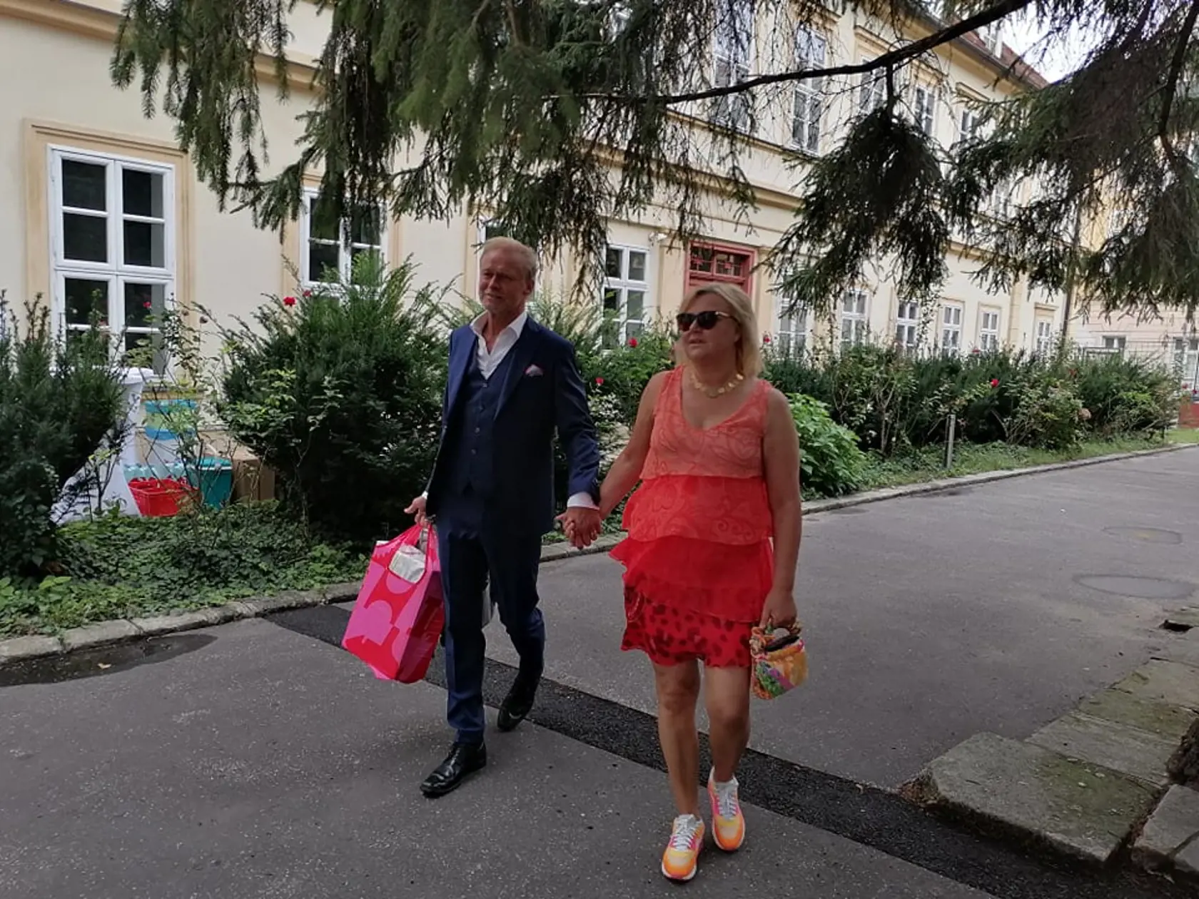 Svadba Juraja Drobu a Miroslavy Valovičovej. Medzi pozvanými nechýbajú známe osobnosti z biznisu, politiky a kultúry.