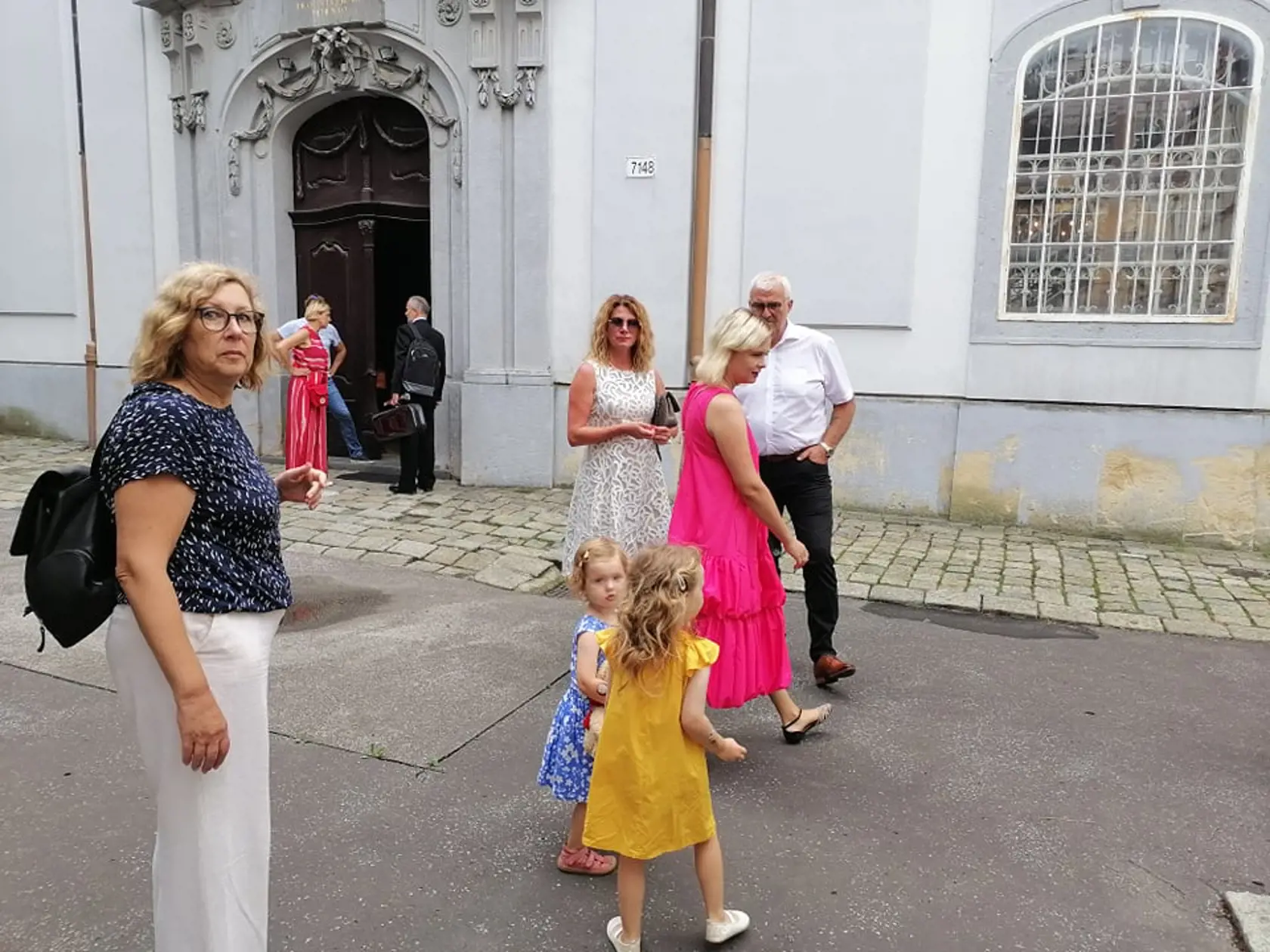 Svadba Juraja Drobu a Miroslavy Valovičovej. Medzi pozvanými nechýbajú známe osobnosti z biznisu, politiky a kultúry.