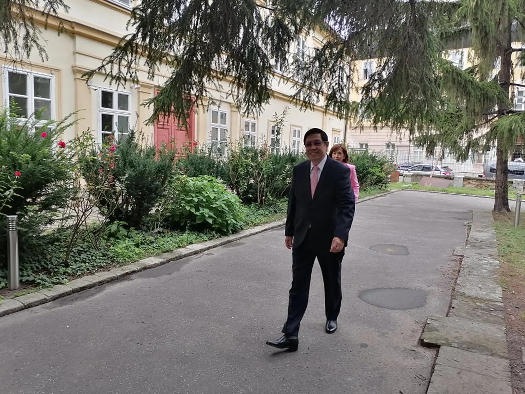 Svadba Juraja Drobu a Miroslavy Valovičovej. Medzi pozvanými nechýbajú známe osobnosti z biznisu, politiky a kultúry.