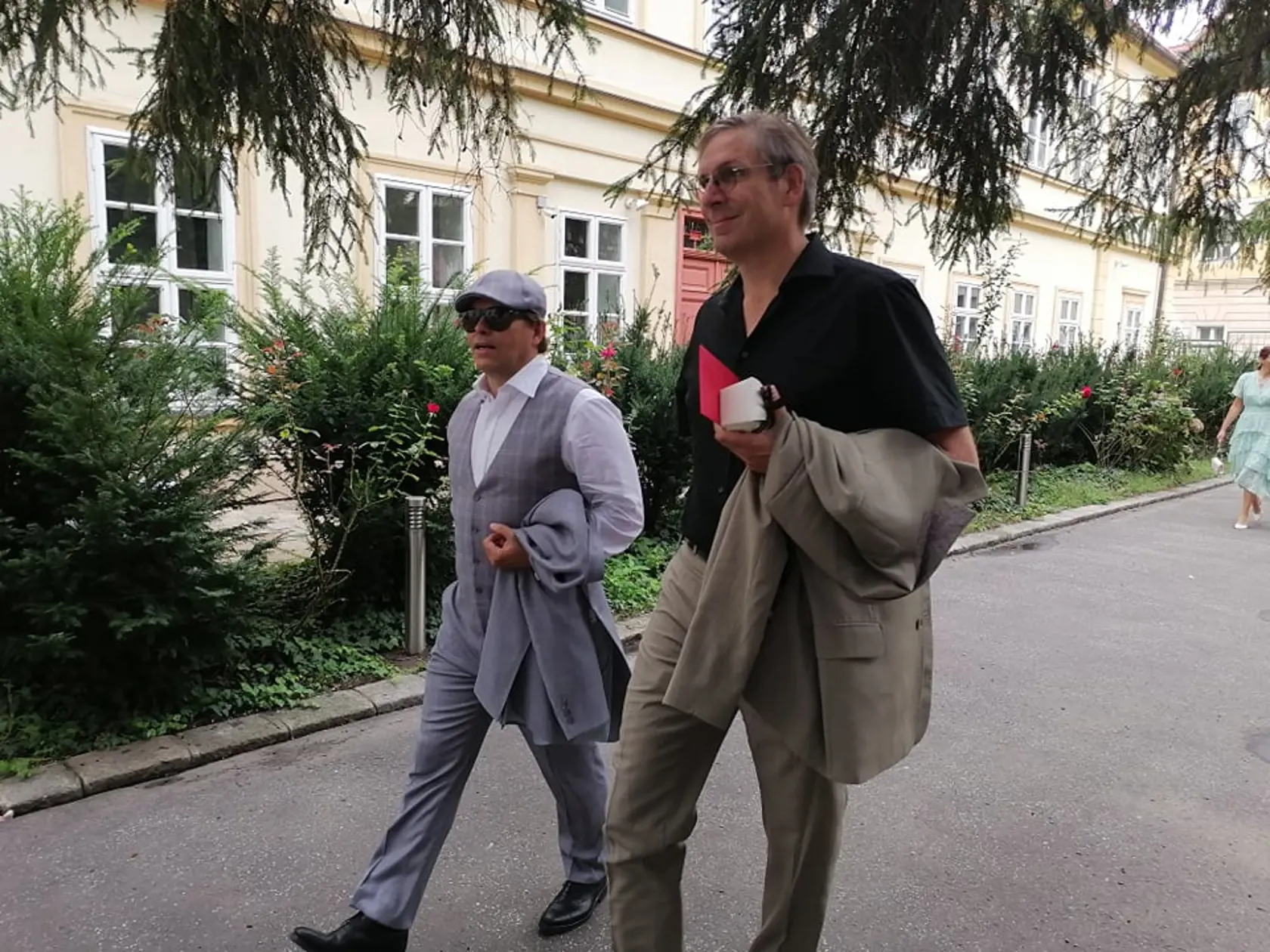 Svadba Juraja Drobu a Miroslavy Valovičovej. Medzi pozvanými nechýbajú známe osobnosti z biznisu, politiky a kultúry.