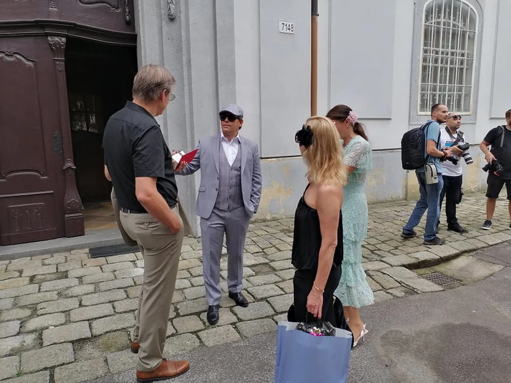 Svadba Juraja Drobu a Miroslavy Valovičovej. Medzi pozvanými nechýbajú známe osobnosti z biznisu, politiky a kultúry.