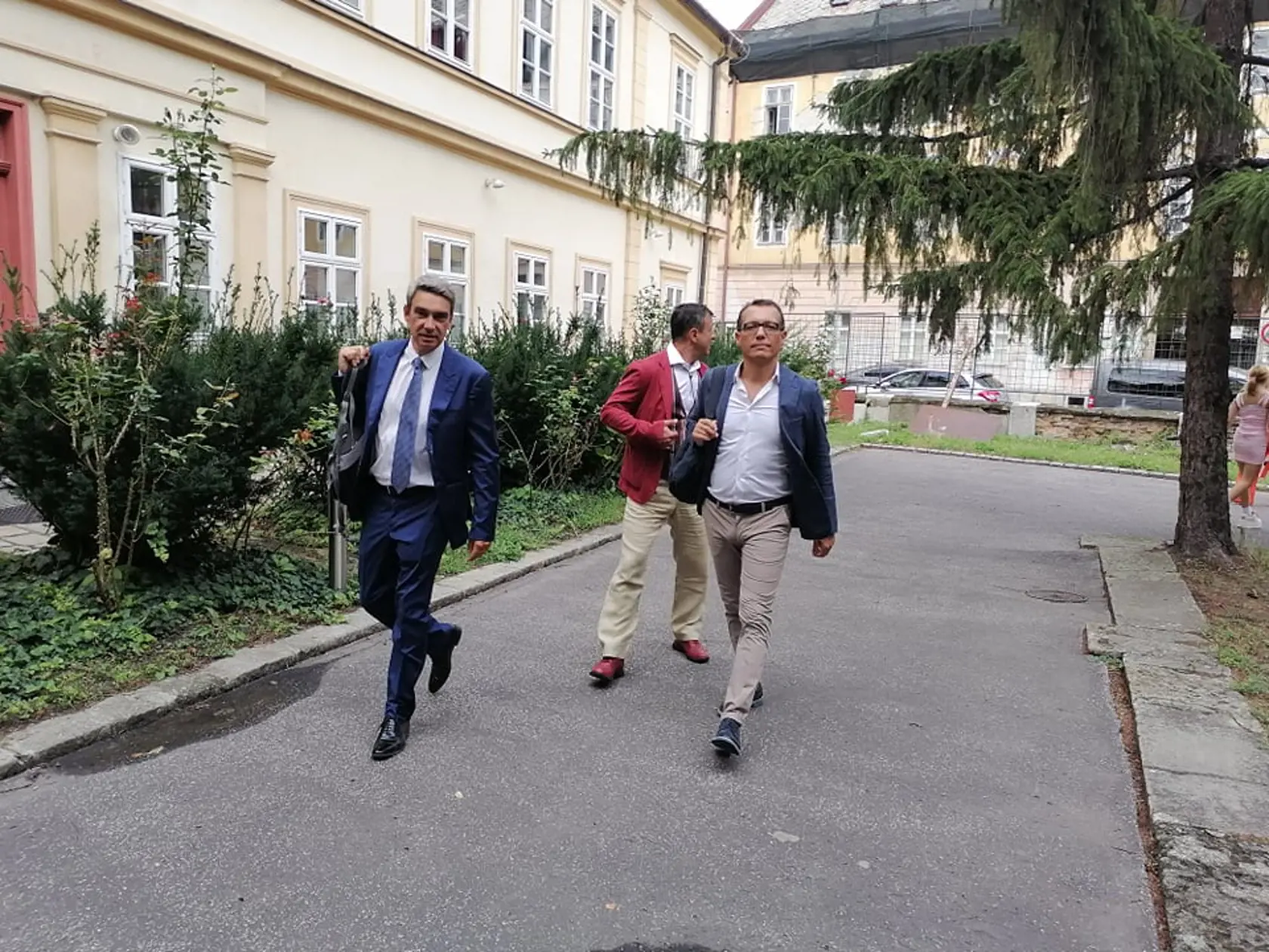 Svadba Juraja Drobu a Miroslavy Valovičovej. Medzi pozvanými nechýbajú známe osobnosti z biznisu, politiky a kultúry.