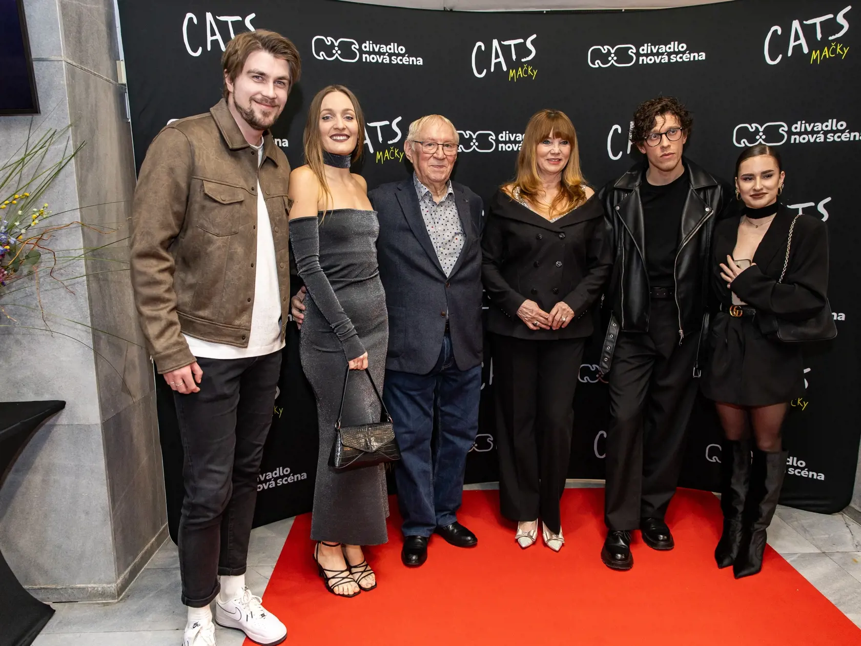 Premiéra tanečného muzikálu CATS/MAČKY v divadle Nová scéna. Nechýbal ani Vladislav Plevčík (vpravo).