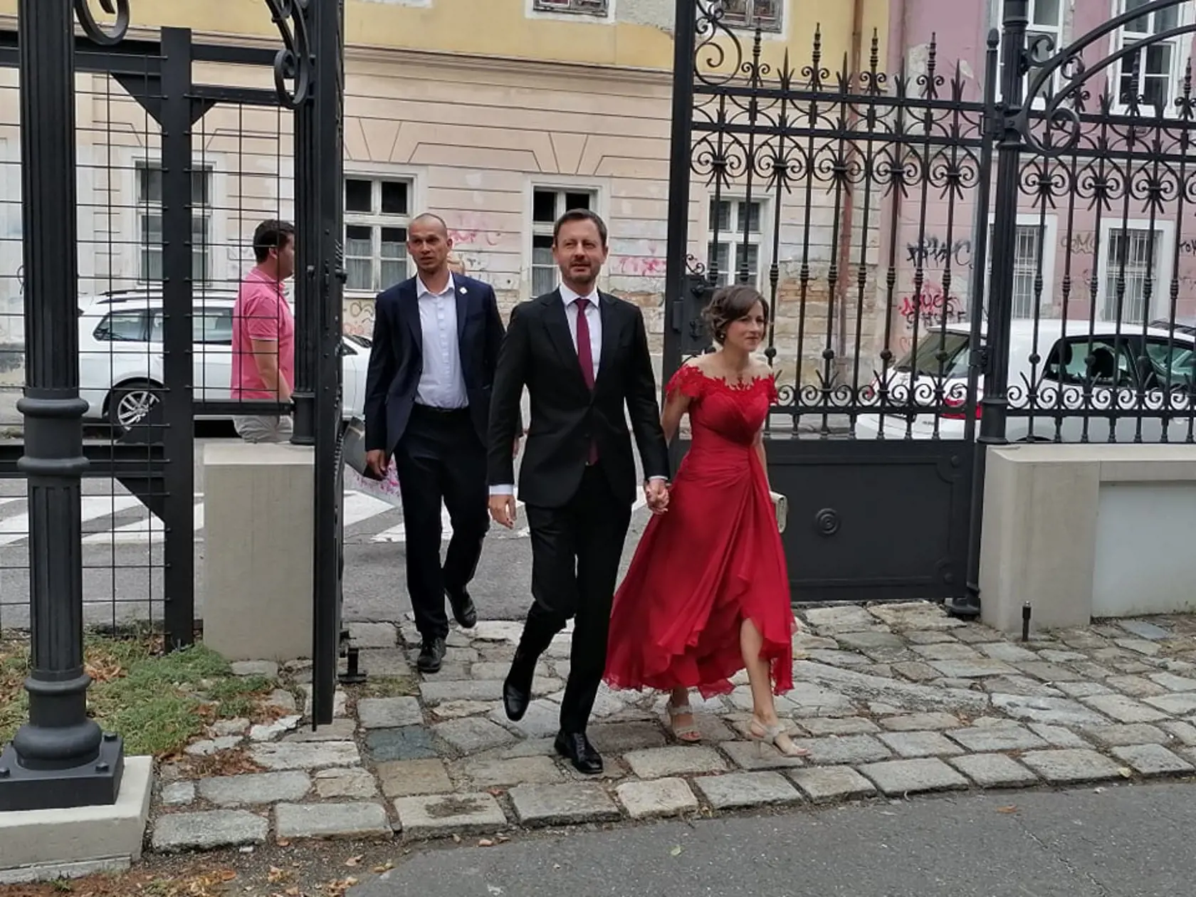 Manželia Hegerovci prišli na svadbu svojho priateľa Juraja Drobu.