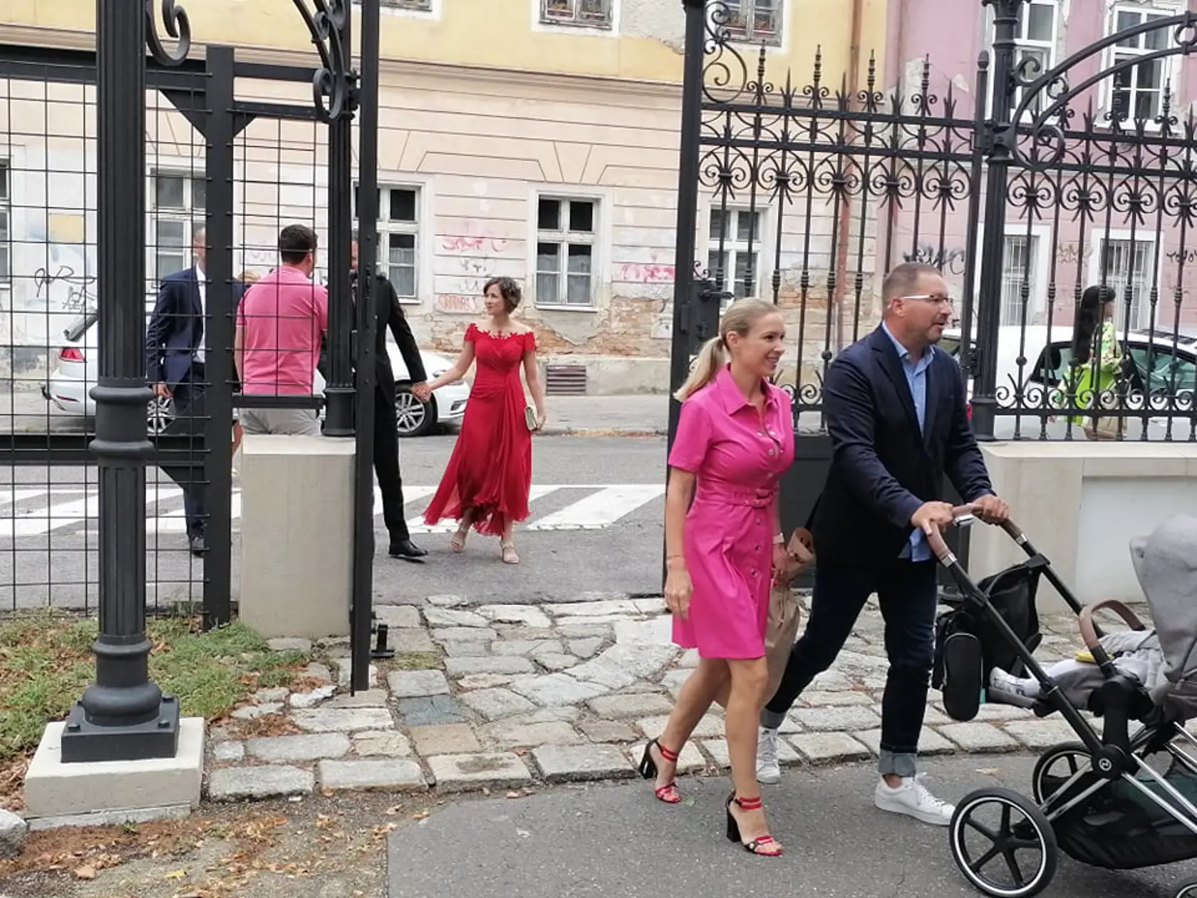 Politické špičky, umelci, športovci a podnikatelia. To sú hostia, ktorí na Drobovej svadbe nemôžu chýbať.