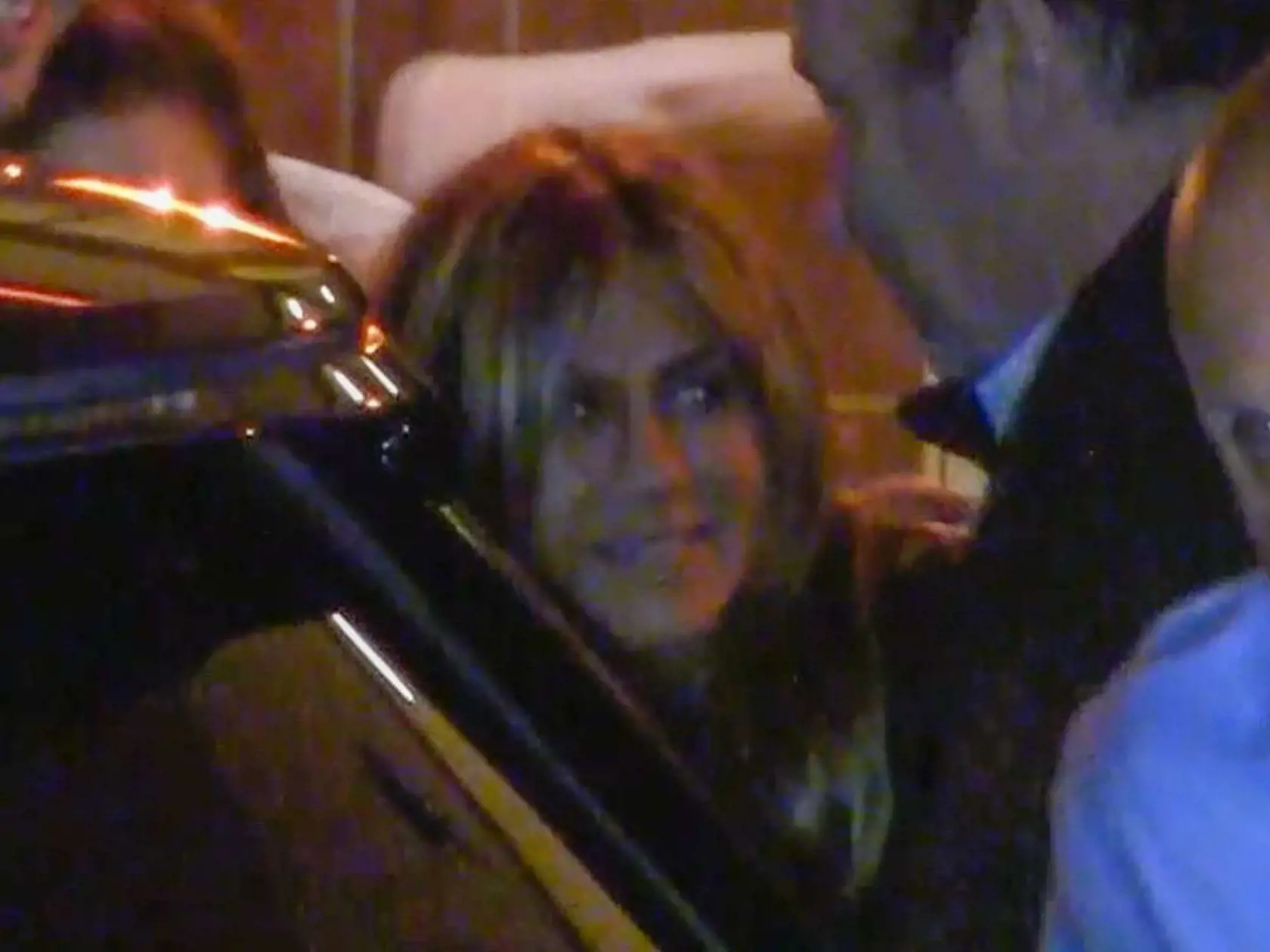Známa herečka oslavuje 50 rokov a usporiadala veľkolepú párty. Paparazzi ju takto zachytili, keď prichádzala.