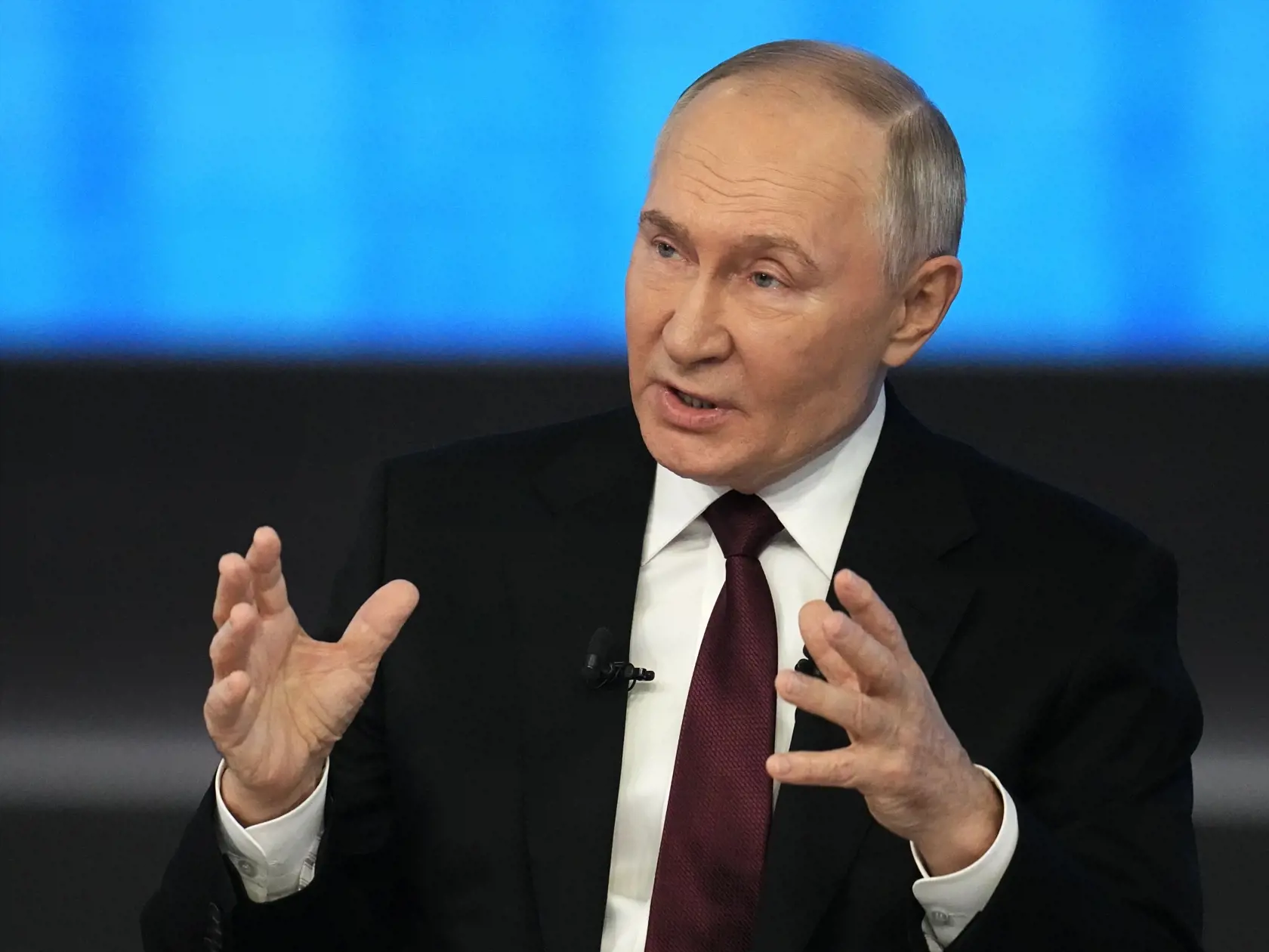 Ruský prezident Vladimir Putin rozpráva počas výročnej tlačovej konferencie v Moskve 19. decembra 2024.