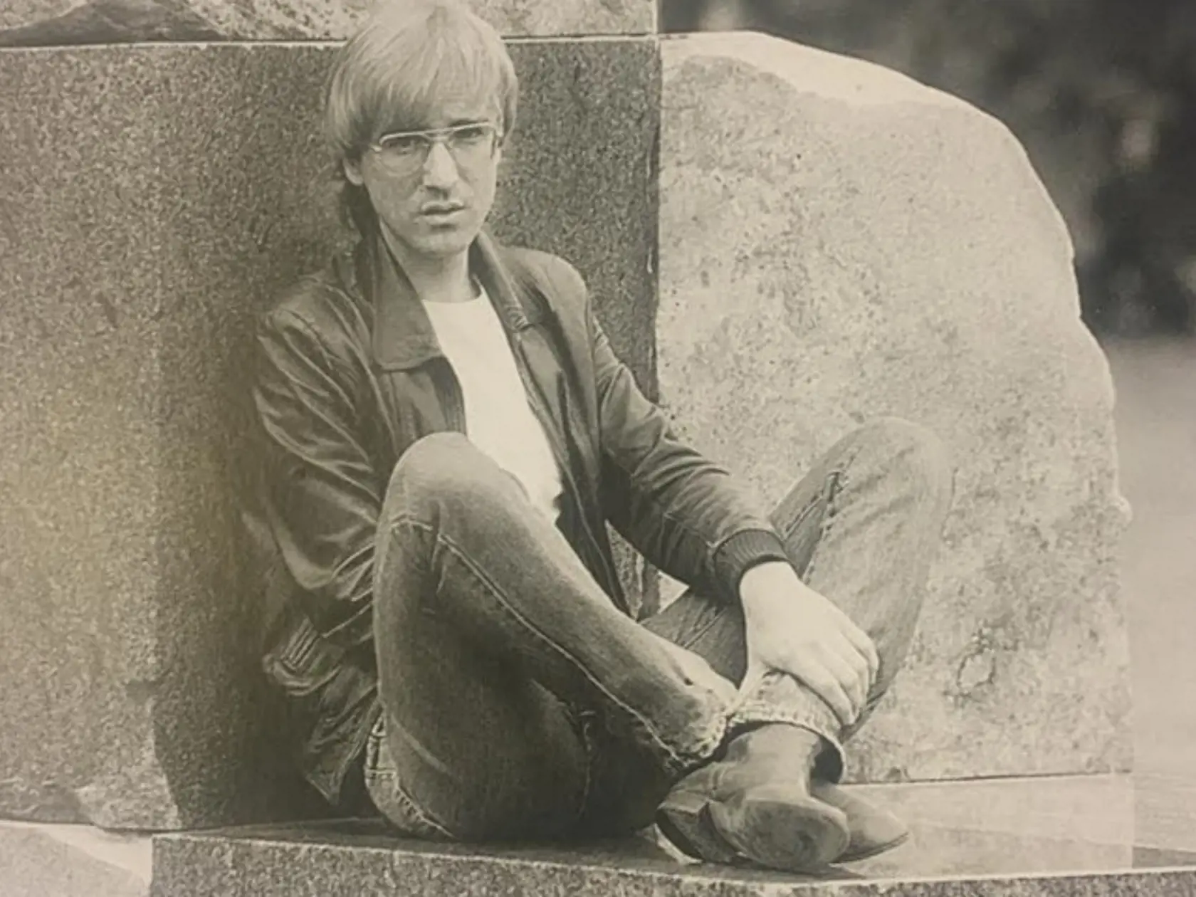 1982 - Mekyho kariéra rastie. Spevák získava veľkú popularitu.