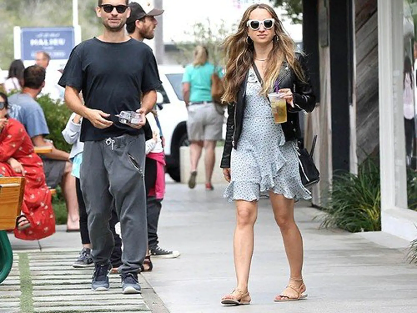 , Los Angeles, CA - 07/01/17 - Tobey Maguire has lunch with Jennifer Meyer in Malibu  -PICTURED: Tobey Maguire and Jennifer Meyer -, Image: 339951407, License: Rights-managed, Restrictions: , Model Release: no, Credit line: Profimedia, INSTAR Images