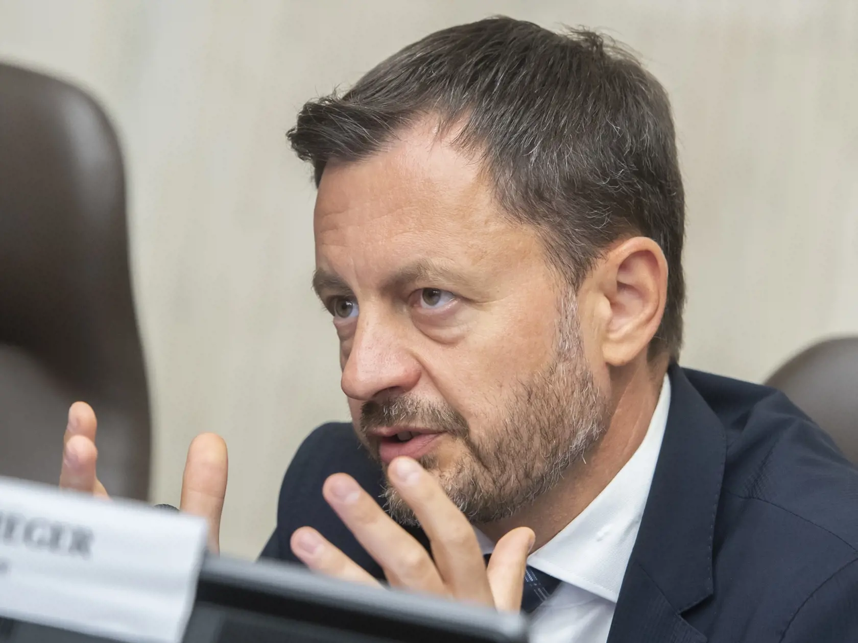 Na snímke premiér SR Eduard Heger (OĽaNO) počas rokovania Hospodárskej tady Slovenska (HSR) v pondelok 22. augusta 2022 v Bratislave. FOTO TASR - Martin Baumann