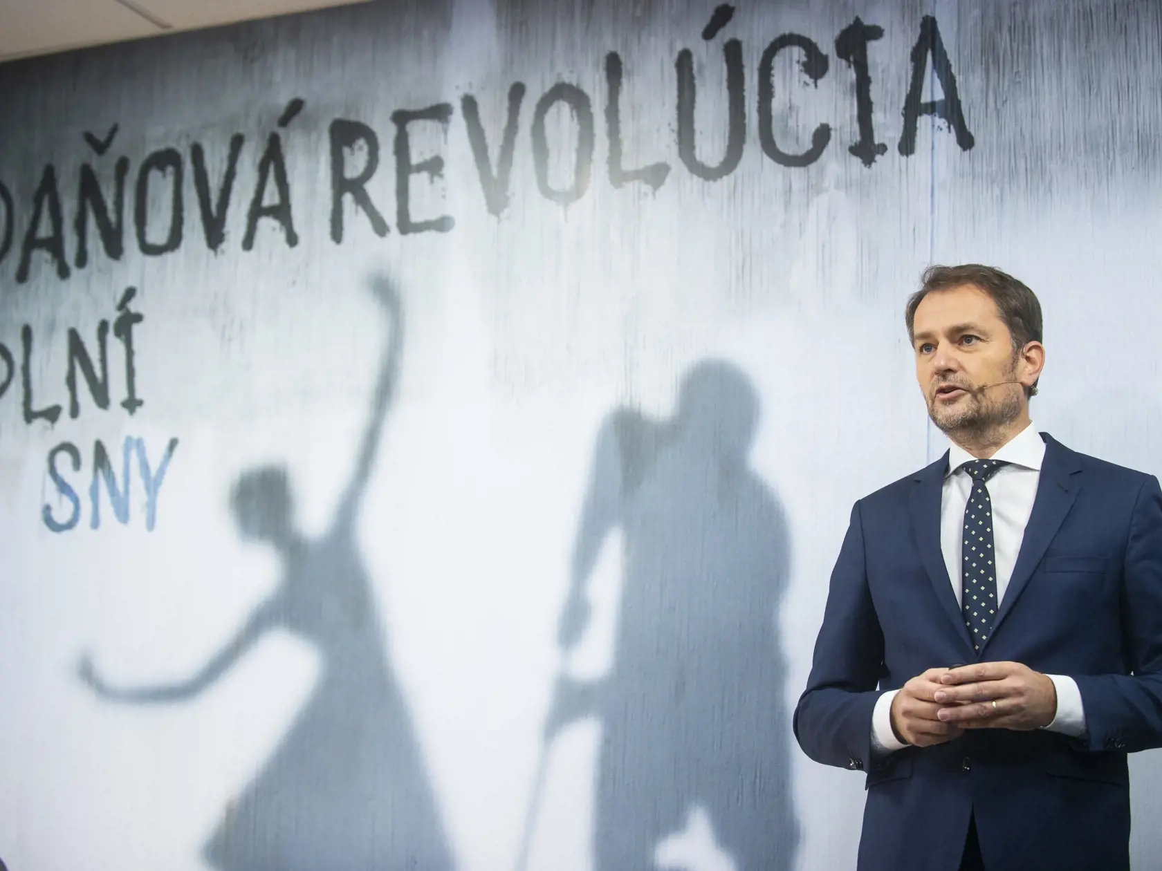 Na snímke minister financií SR Igor Matovič (OĽaNO) počas tlačovej konferencie 14. novembra 2021 v Bratislave. FOTO TASR - Jakub Kotian