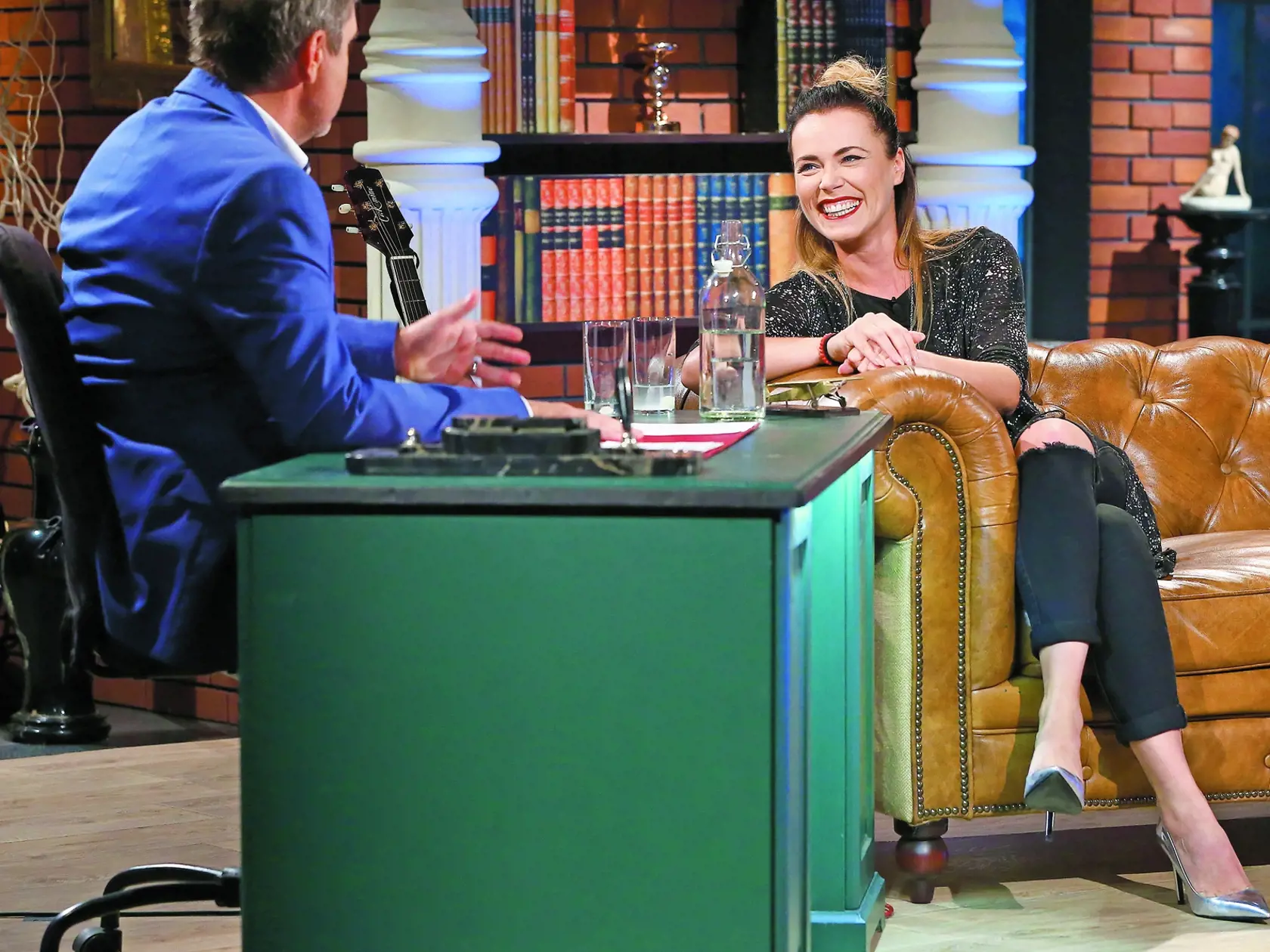 Nakrucanie talkshow NESKORO VECER Petra Marcina. Hostia show boli spevak Tomas Bezdeda, herecka Mirka Partlova a lekar Vladimir Krcmery.