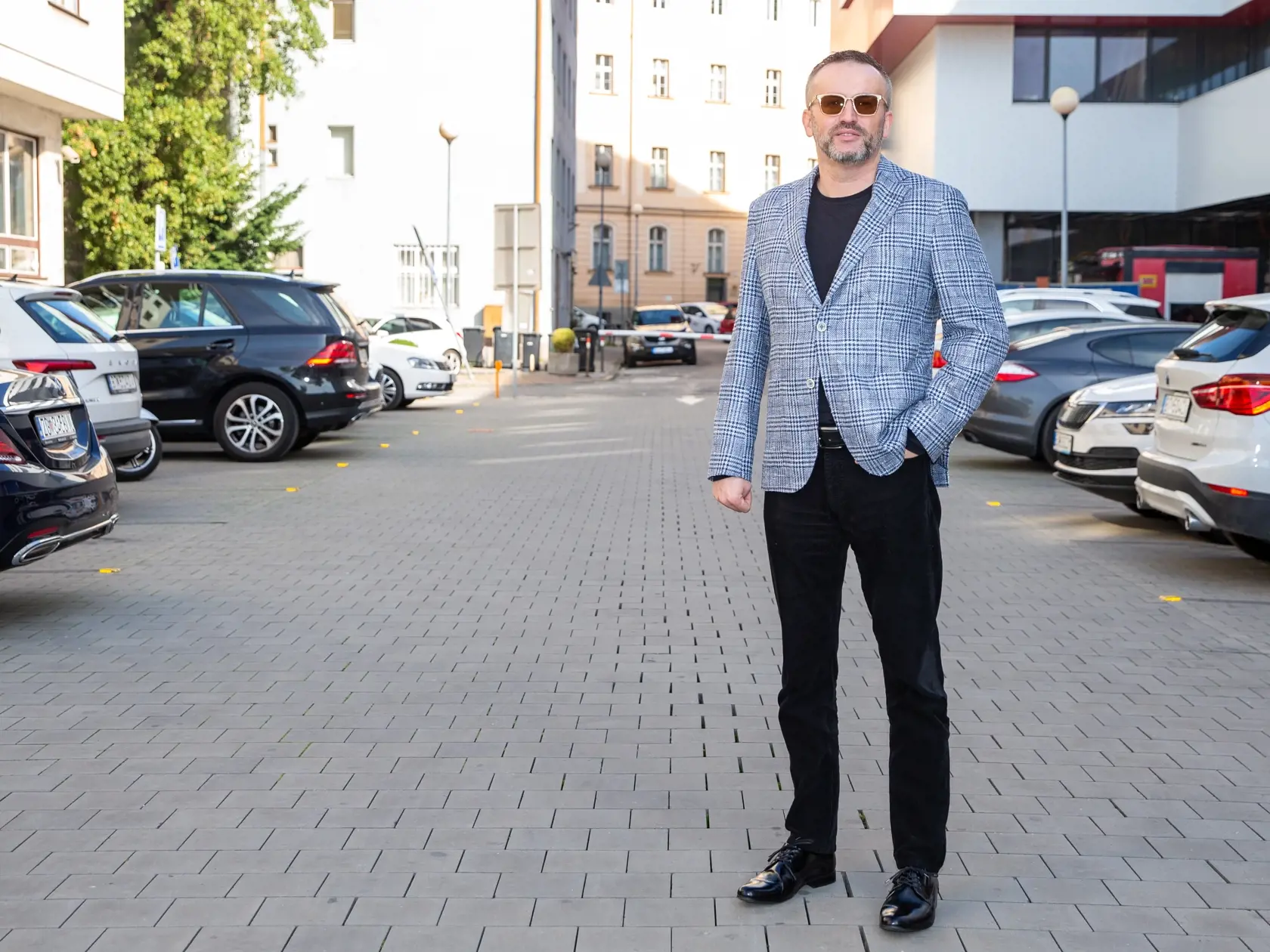Na snímke je bývalý šéf SIS Vladimír Pčolinský počas rozhovoru v Bratislave. 