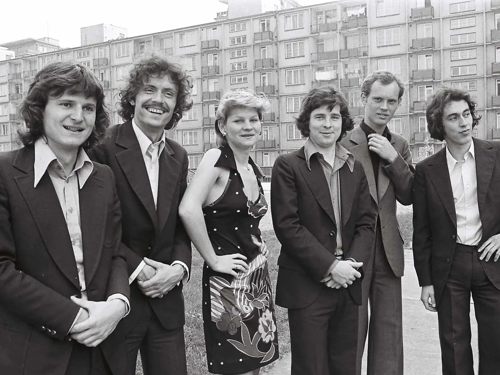 Elan, 1975