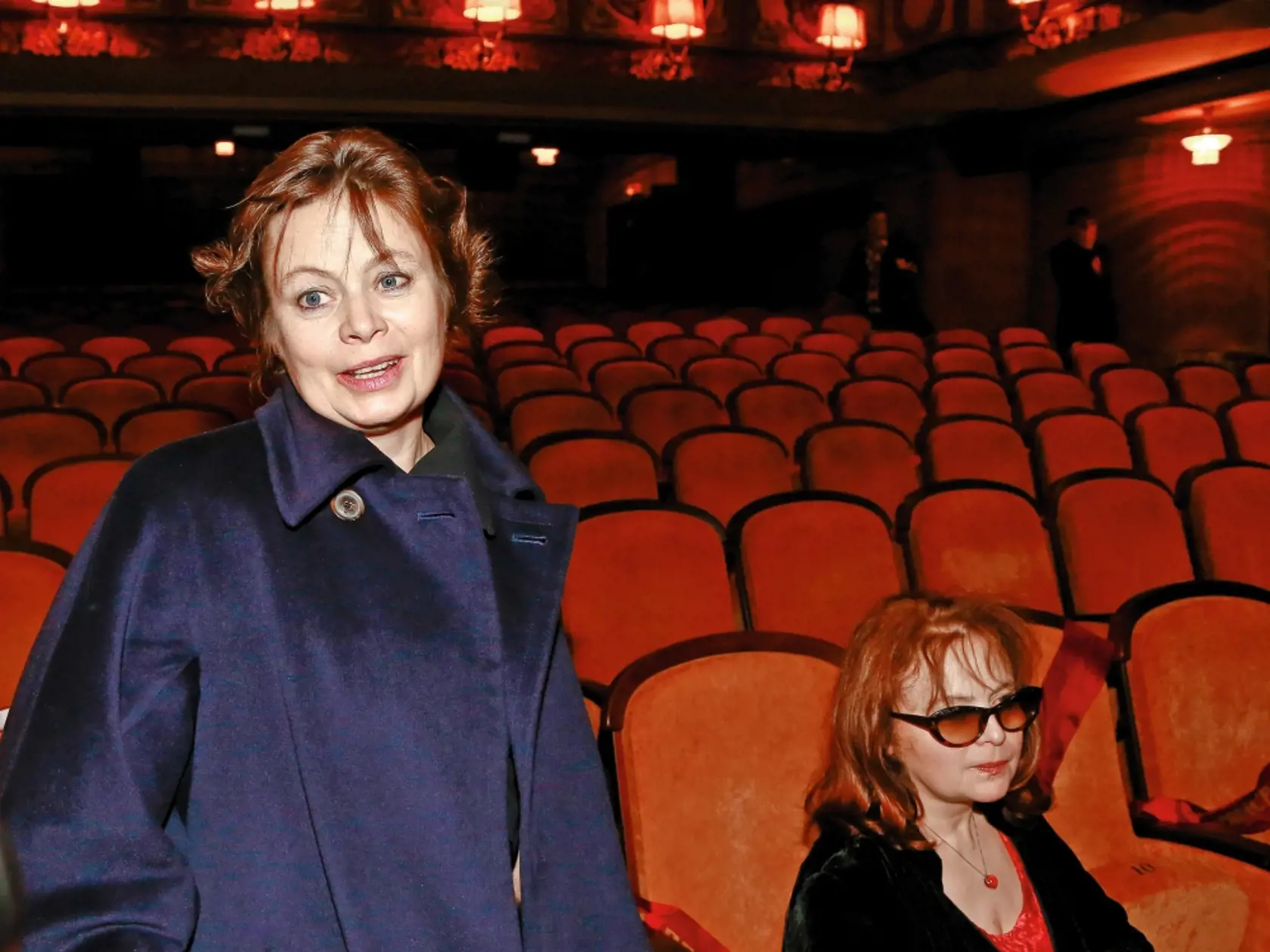 Herečka Libuše Šafránková se 4. prosince v pražském kině Lucerna zúčastnila slavnostní premiéry filmu režisérky Lenky Kny Přijde letos Ježíšek? Na snímku se sestrou (vlevo), Image: 178631412, License: Rights-managed, Restrictions: , Model Release: no, Credit line: Profimedia, SM