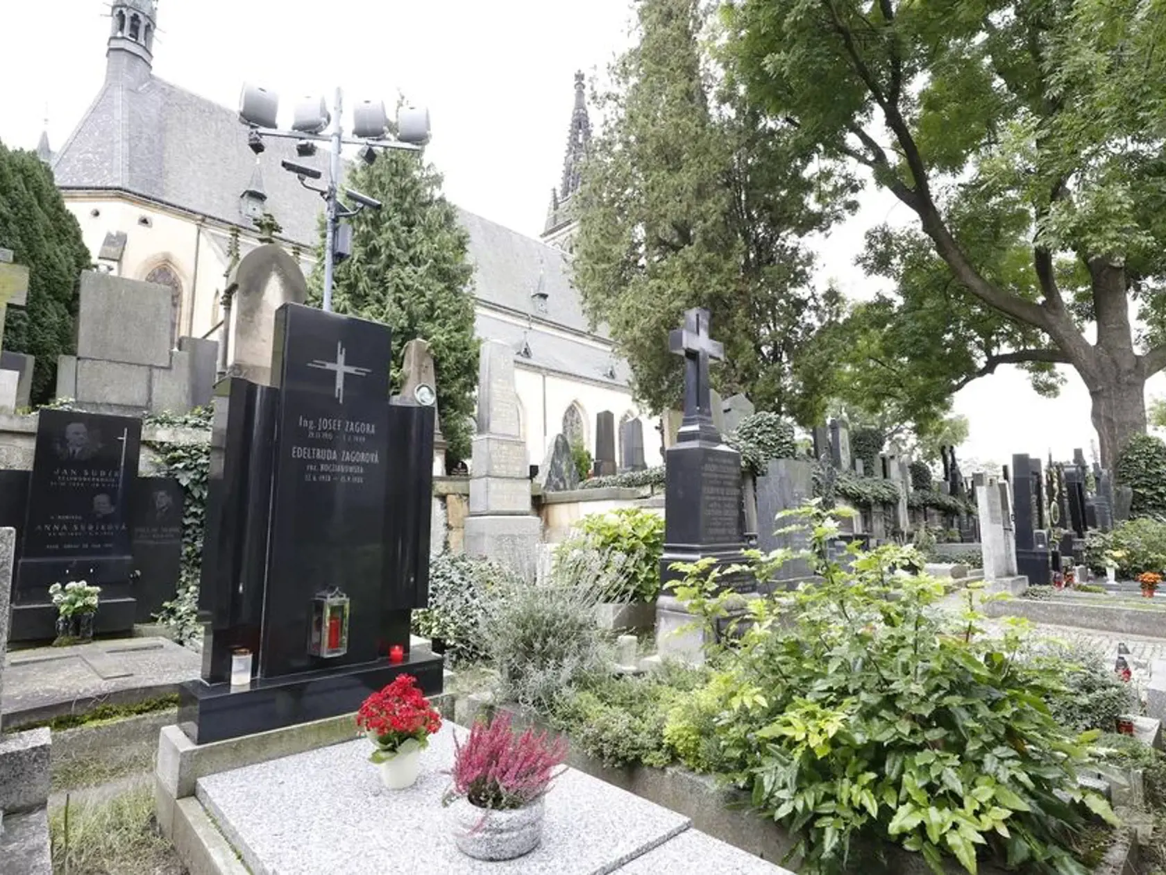 Hrob speváčky Hany Zagorovej. Ten si sama zadovážila ešte v roku 2012.