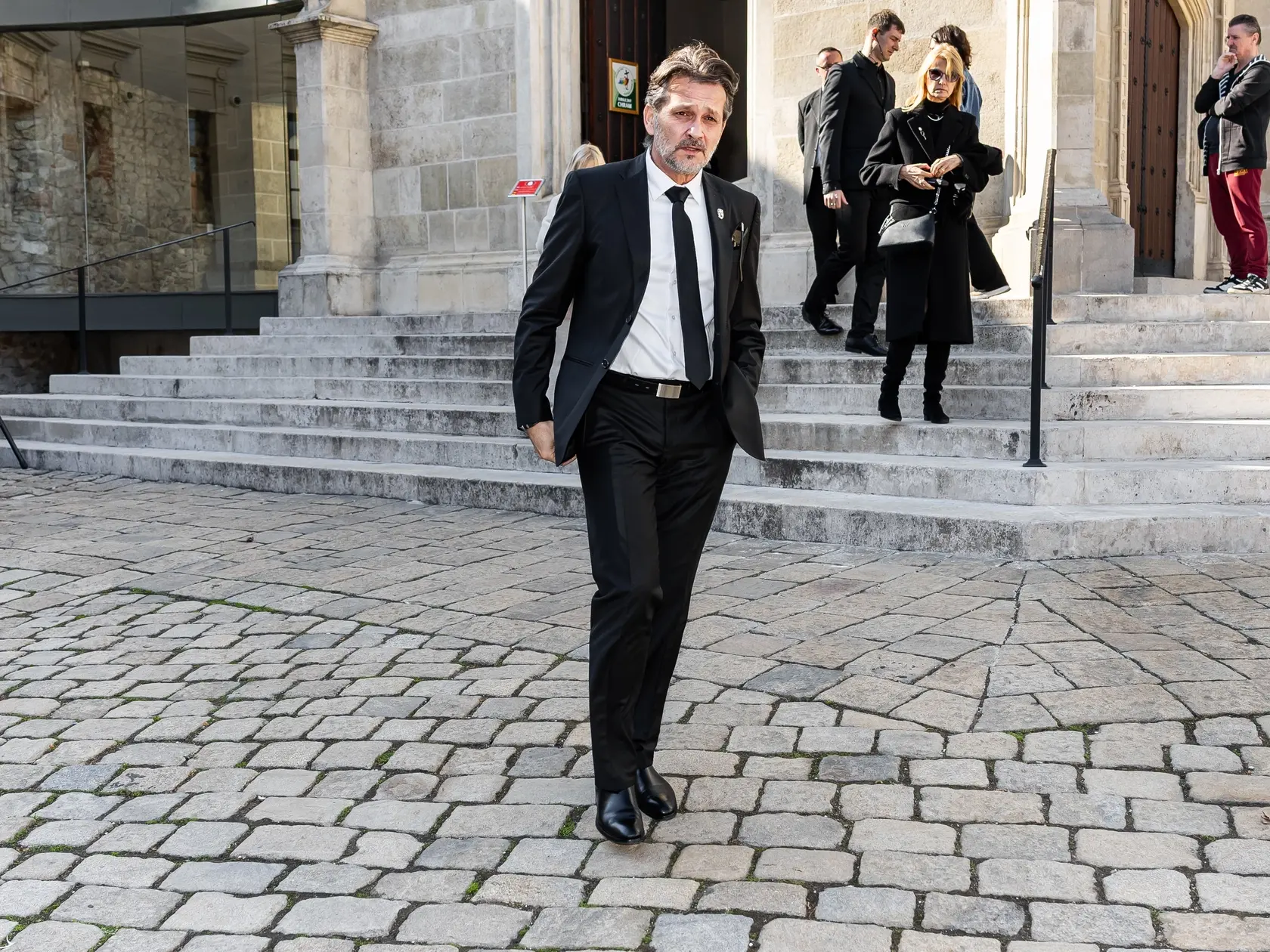 Posledná rozlúčka s hercom Štefanom Kvietikom za účasti rodiny aj verejnosti v Katedrále sv. Martina v Bratislave. Na snímke Peter Trník.