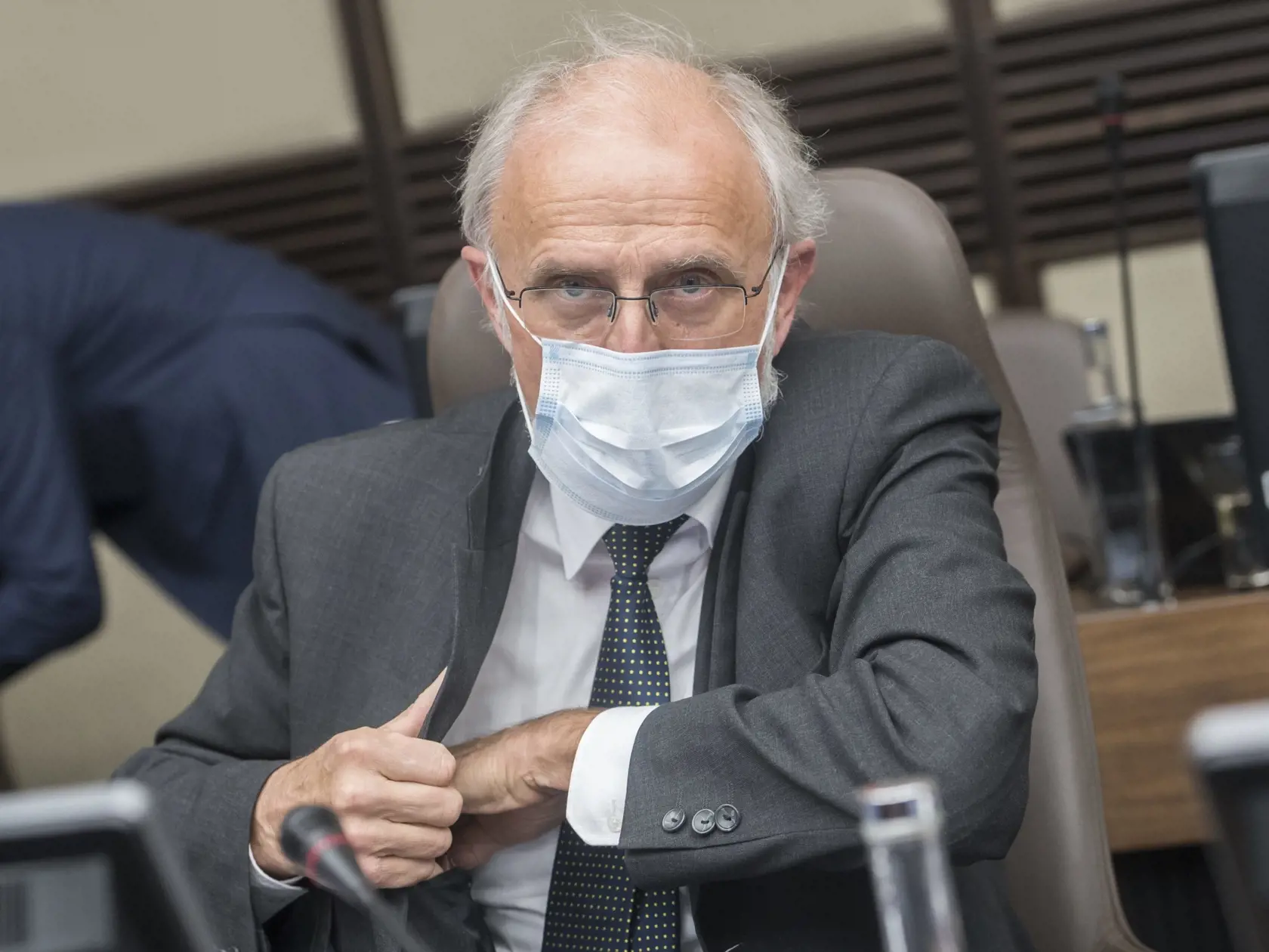 Na snímke minister pôdohospodárstva SR Ján Mičovský (OĽaNO) počas rokovania 7. schôdze vlády SR v Bratislave vo štvrtok 2. apríla 2020. FOTO TASR - Martin Baumann





