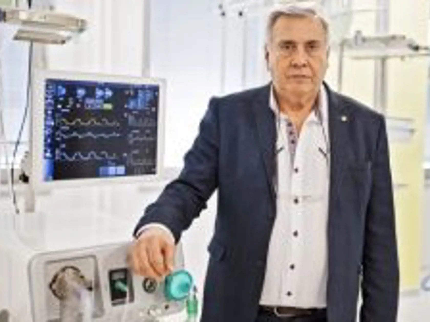 Pavol Török,  zástupca prednostu pre pedagogickú činnosť KAIM LF UPJŠ a VÚSCH,
a.s.; spoluriešiteľ projektu DSV VYMUVEP Výskum pokročilých metód UVP; autor metódy pľúcnej ventilácie.
