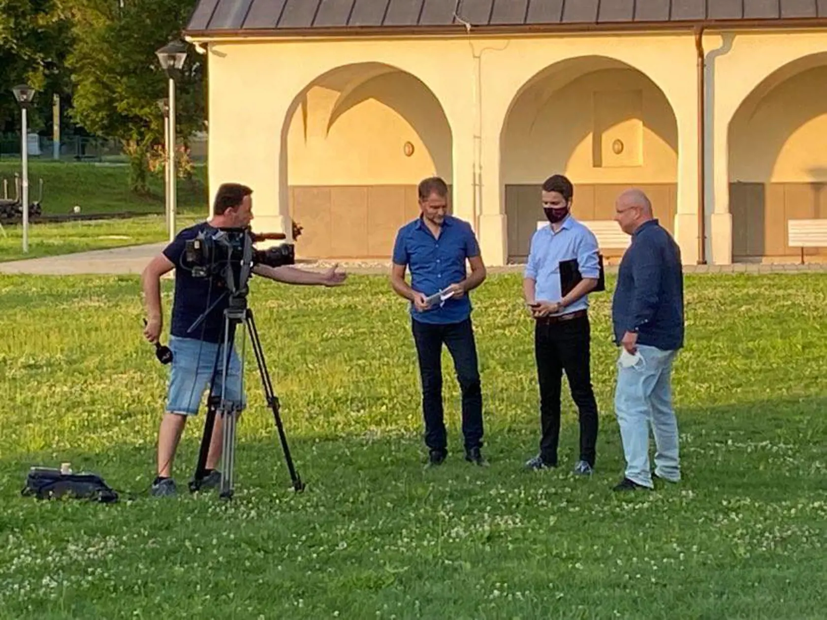 Rastrované
Matovič sa stretol s pani Zuzanou, ktorá nevyhrala v očkovacej lotérii pre zlý signál.