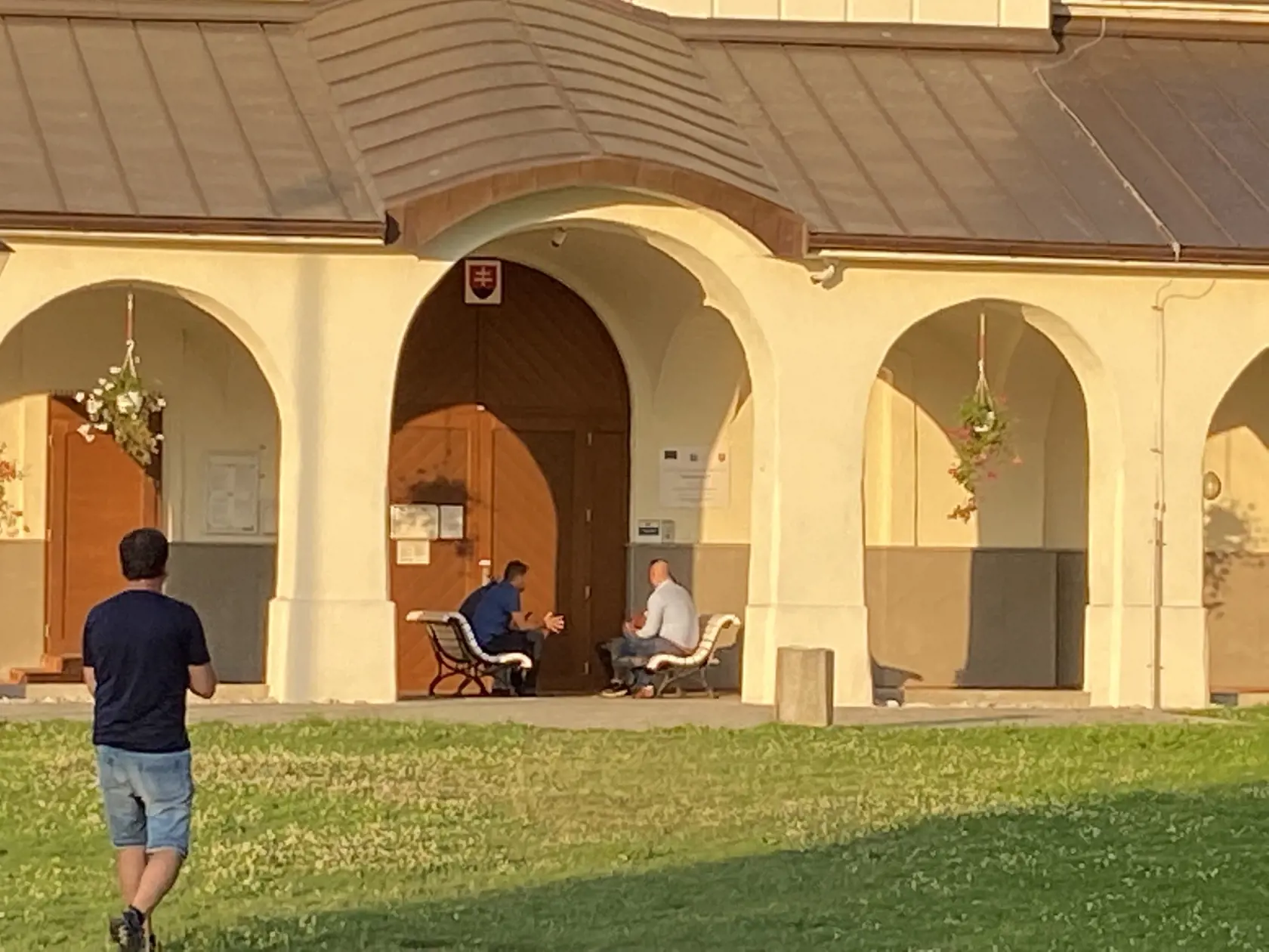 Igor Matovič prišiel rokovať do Prešova s pani Zuzanou, ktorej ušla výhra v očkovacej lotérii.
