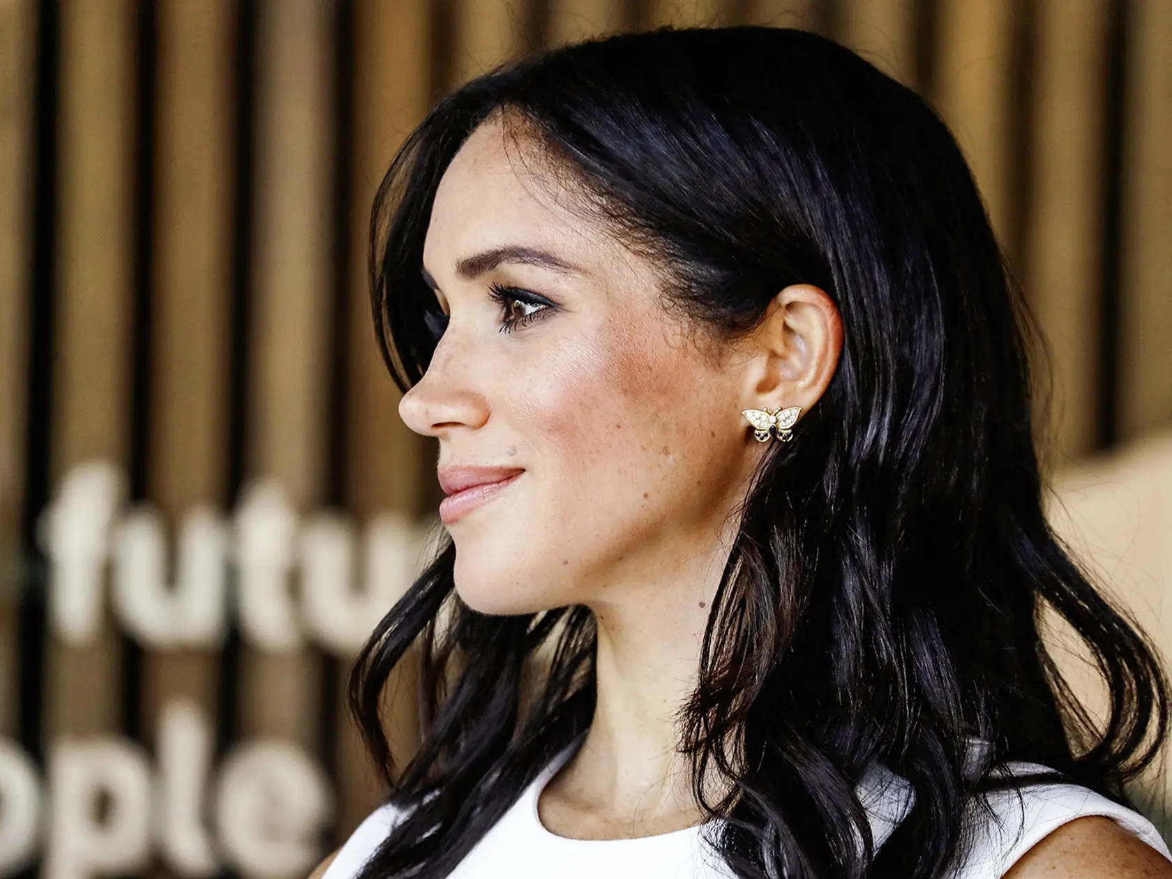 Naušnice v tvare Motýlikov po Diane nosila Meghan často počas tehotenstva.