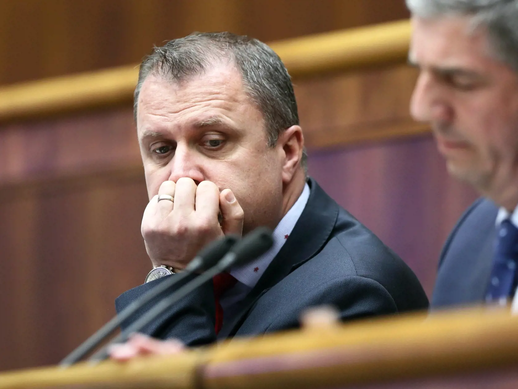 Na snímke 28. zasadanie NRSR, kde opoziční poslanci stiahli svoje návrhy zákonov a po otvorení parlamentu na protest odišli z pléna. 