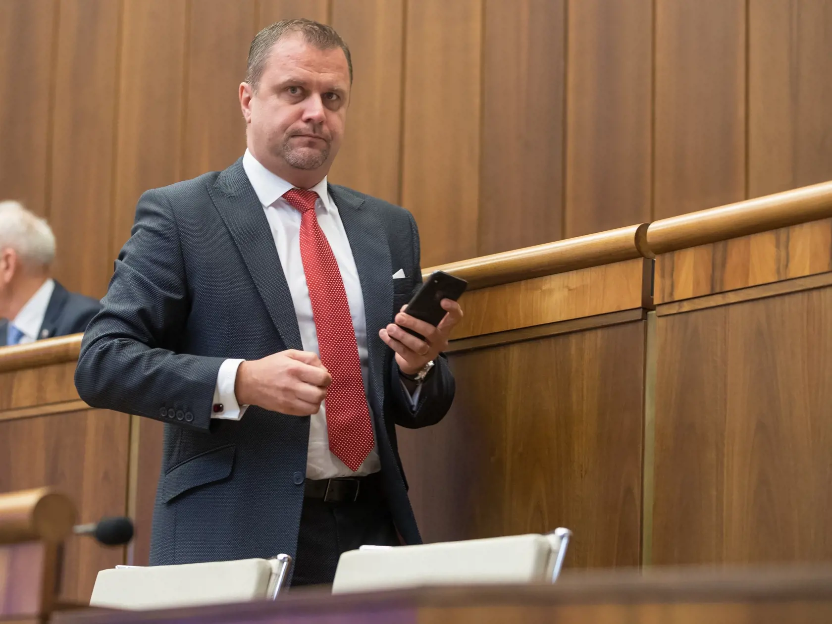 Zasadnutie poslancov Národnej rady SR k 13. A 14. platu pracujúcich na Slovensku. Na snímke je Andrej Hrnčiar