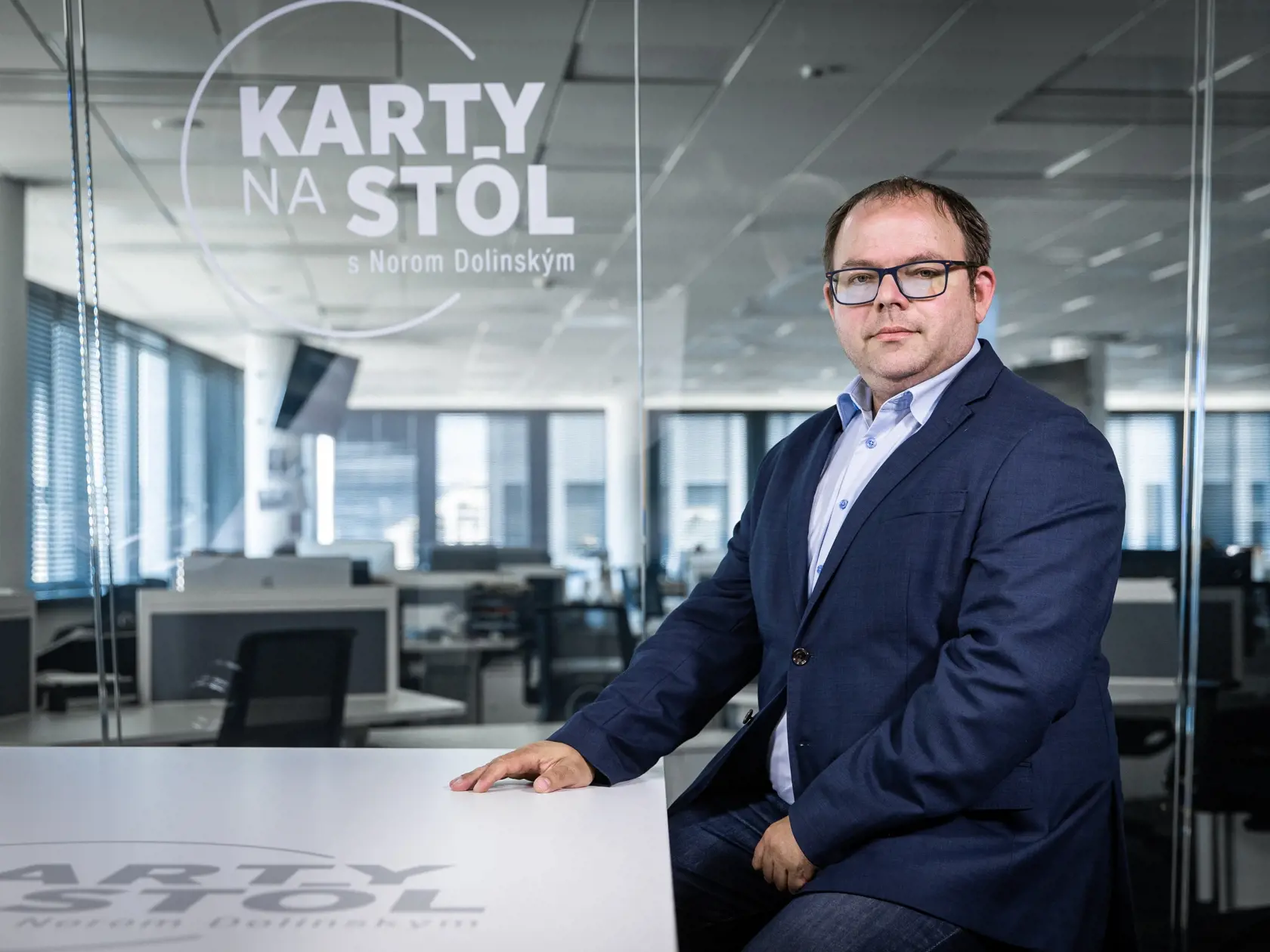 Diskusná relácia "Karty na stôl", ktorej hosťom bol Václav Hřích, šéf prieskumnej agentúry AKO.