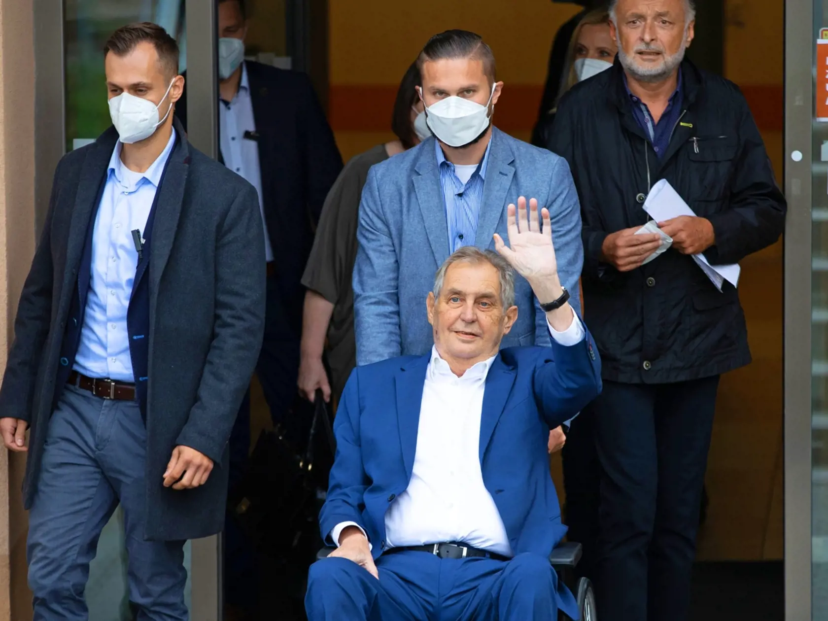 Od polovice apríla je Zeman na invalidnom vozíku.