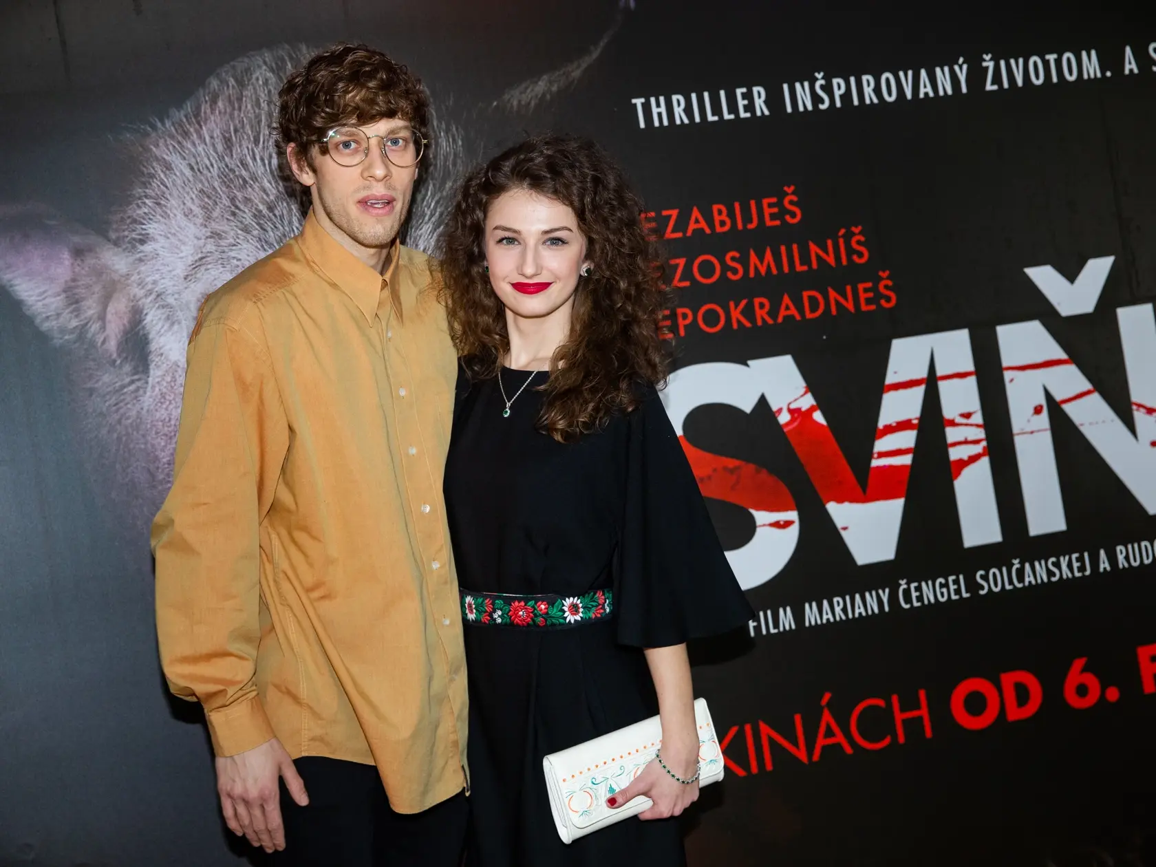 Premiéra slovenského filmu "Sviňa" v jednom z bratislavských nákupných centier. Na snímke Petra Dubayová a Vladislav Plevčík.