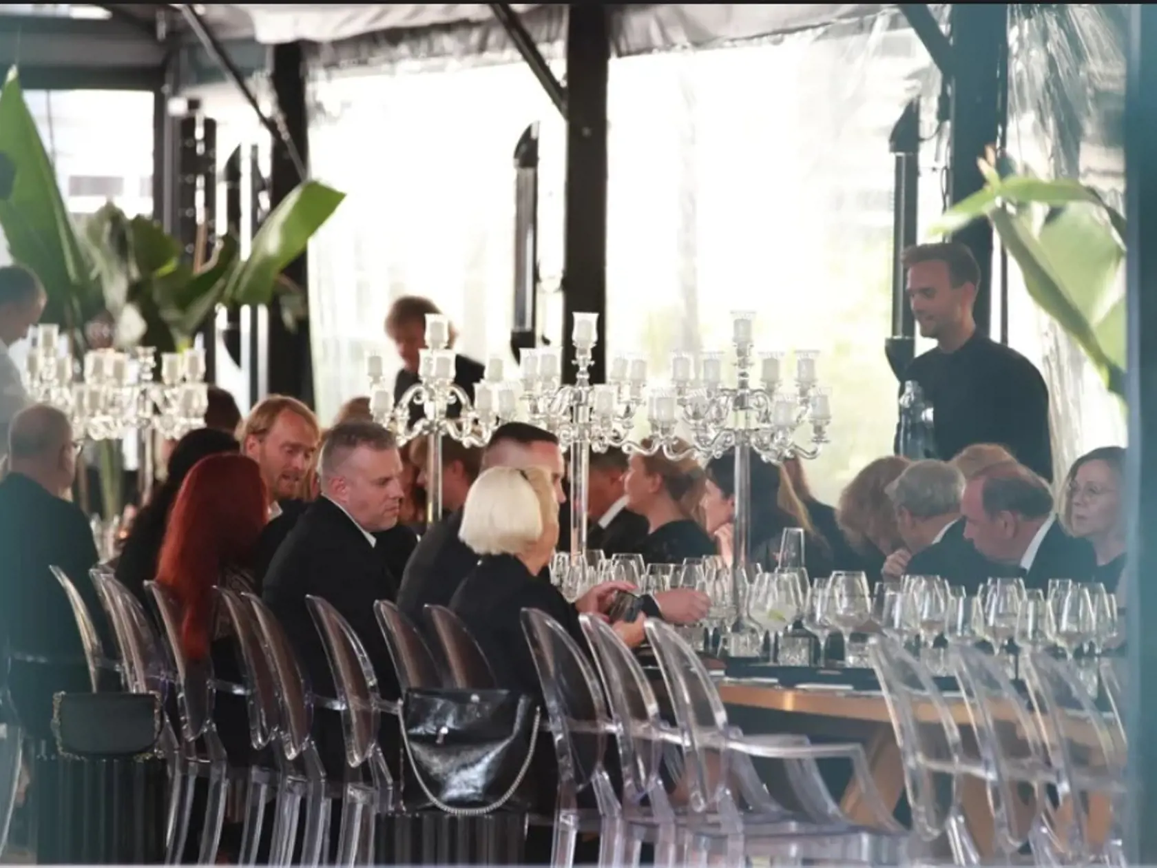 Smútočný kar na Žofíne. Bol elegantný a noblesný, so šampanským, ktoré Hana Zagorová milovala.