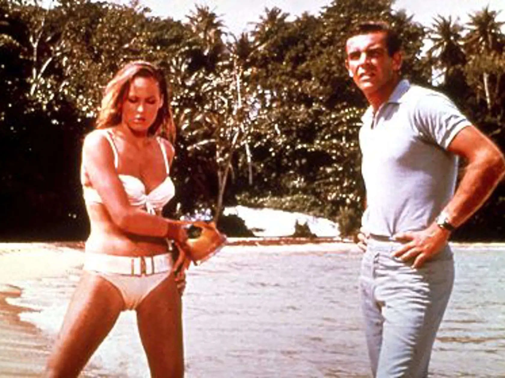 Ursula ANDRESS a Sean CONNERY