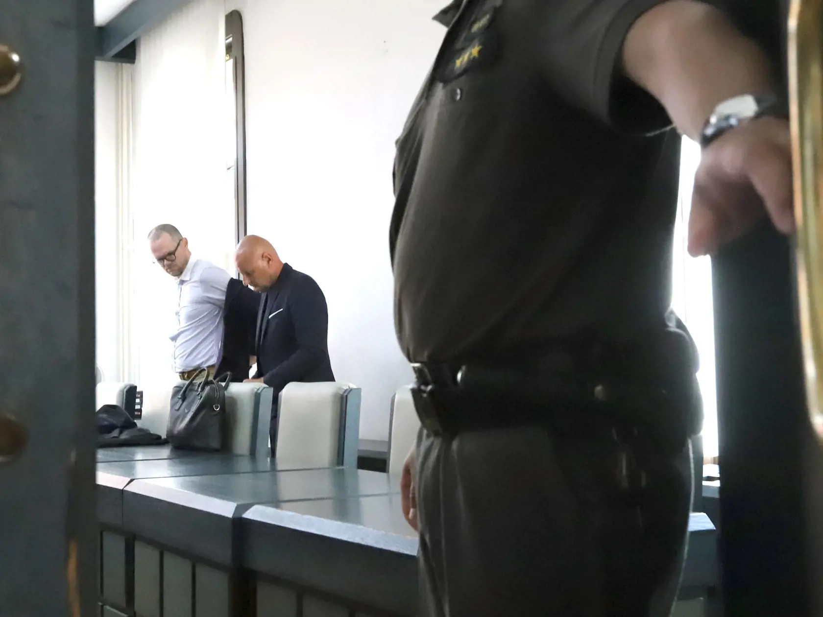 ŠTS odsúdil bývalého šéfa národnej jednotky finančnej polície NAKA Bernarda Slobodníka na trojročný trest s podmienečným odkladom na skúšobnú dobu v trvaní štyroch rokov.