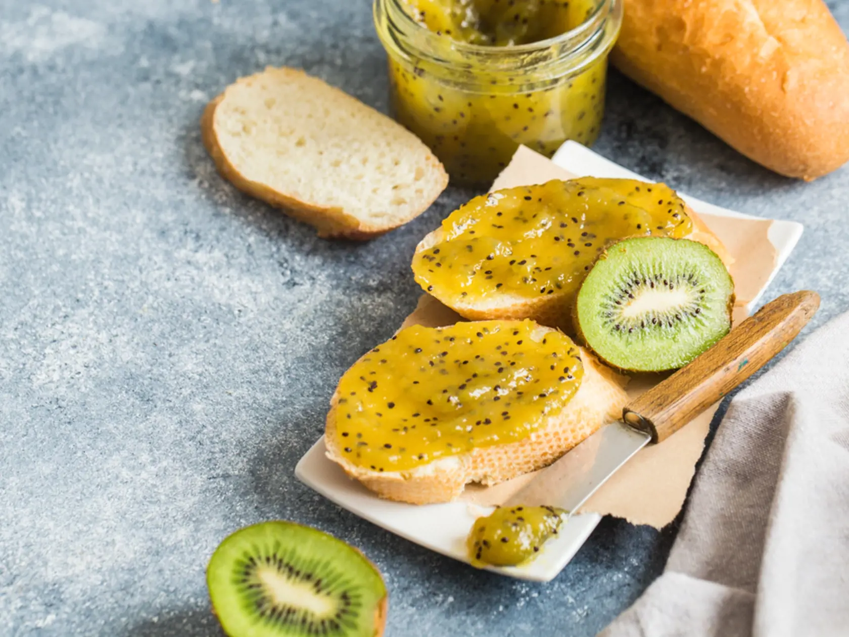 Jam,Or,Marmalade,Made,From,Kiwi,On,Fresh,Bread.,Breakfast,