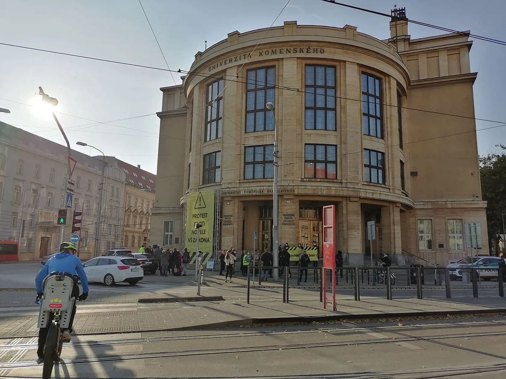 V Bratislave protestujú vysokoškoláci proti novele zákona.