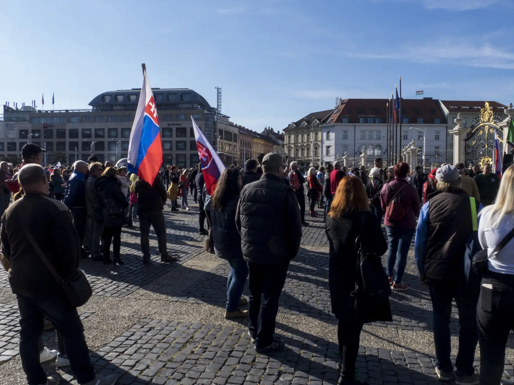 Snímka z protivládneho protestu pred Prezidentským palácom v Bratislave 17. októbra 2021. FOTO TASR - Dano Veselský