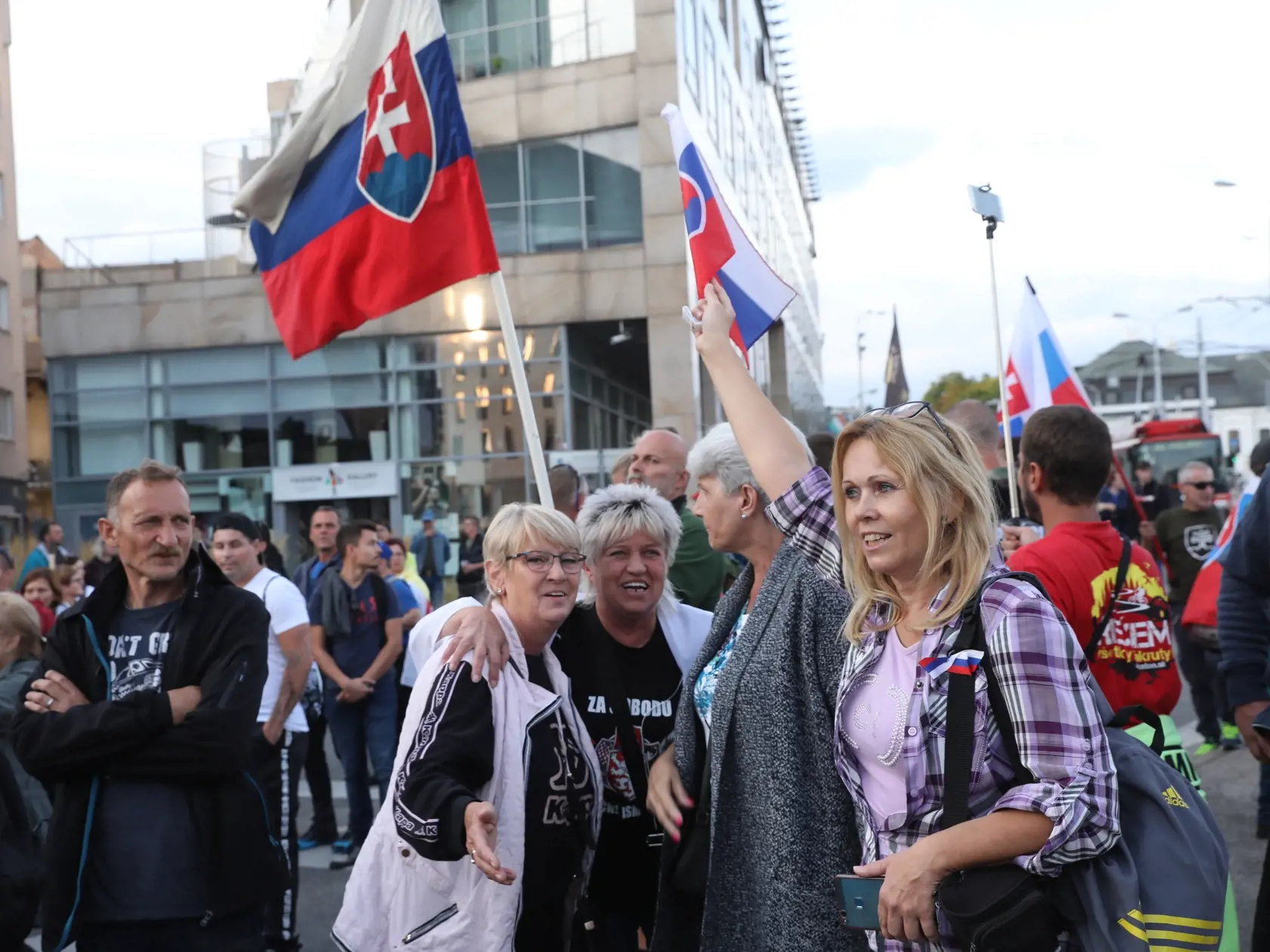 Na snímke je protest v Bratislave proti očkovaniu a vláde.