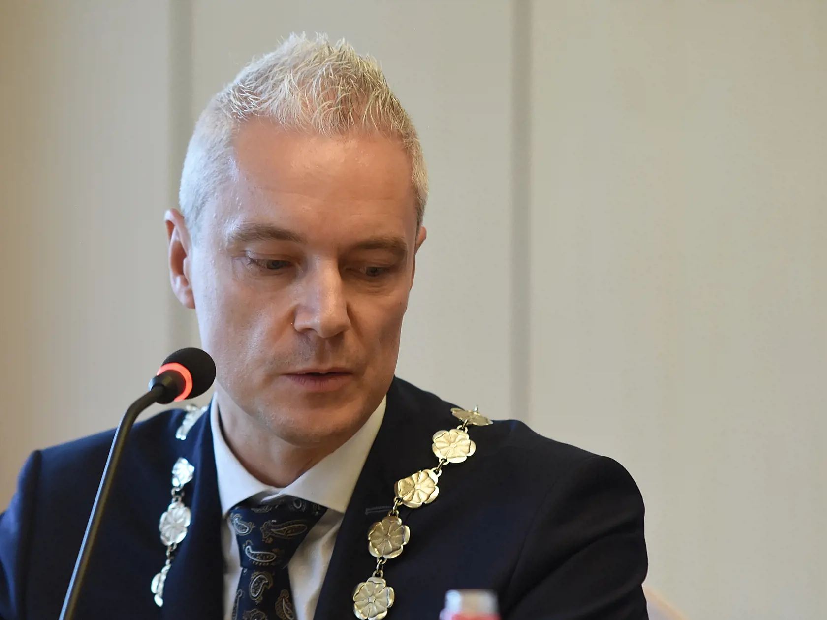 Na snímke primátor Kežmarku Ján Ferenčák odpovedá na otázky novinárov po skončení výjazdového zasadnutia Vlády SR v Kežmarku 23. októbra 2019. FOTO TASR - Oliver Ondráš