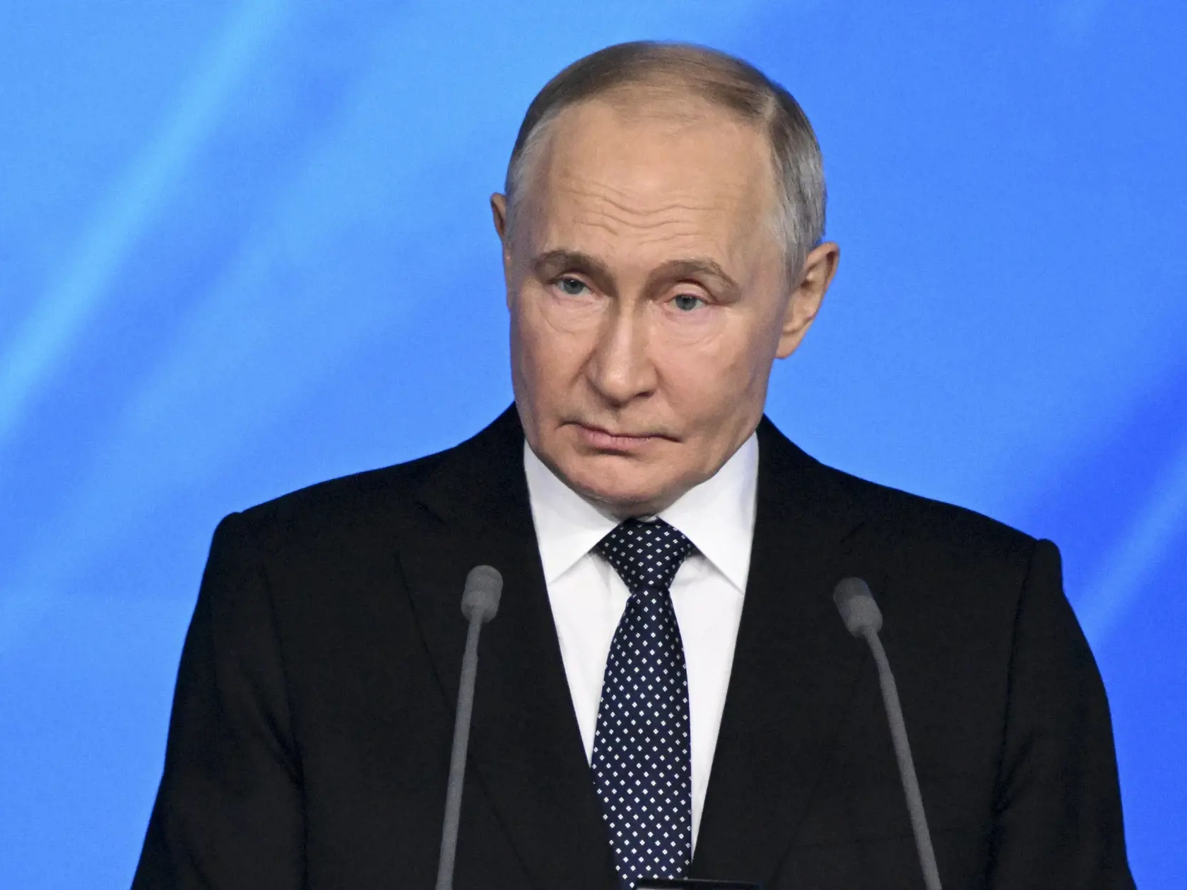 Ruský prezident Vladimir Putin počas výročného zjazdu vládnucej prokremeľskej strany Jednotné Rusko v Moskve v sobotu 14. decembra 2024.