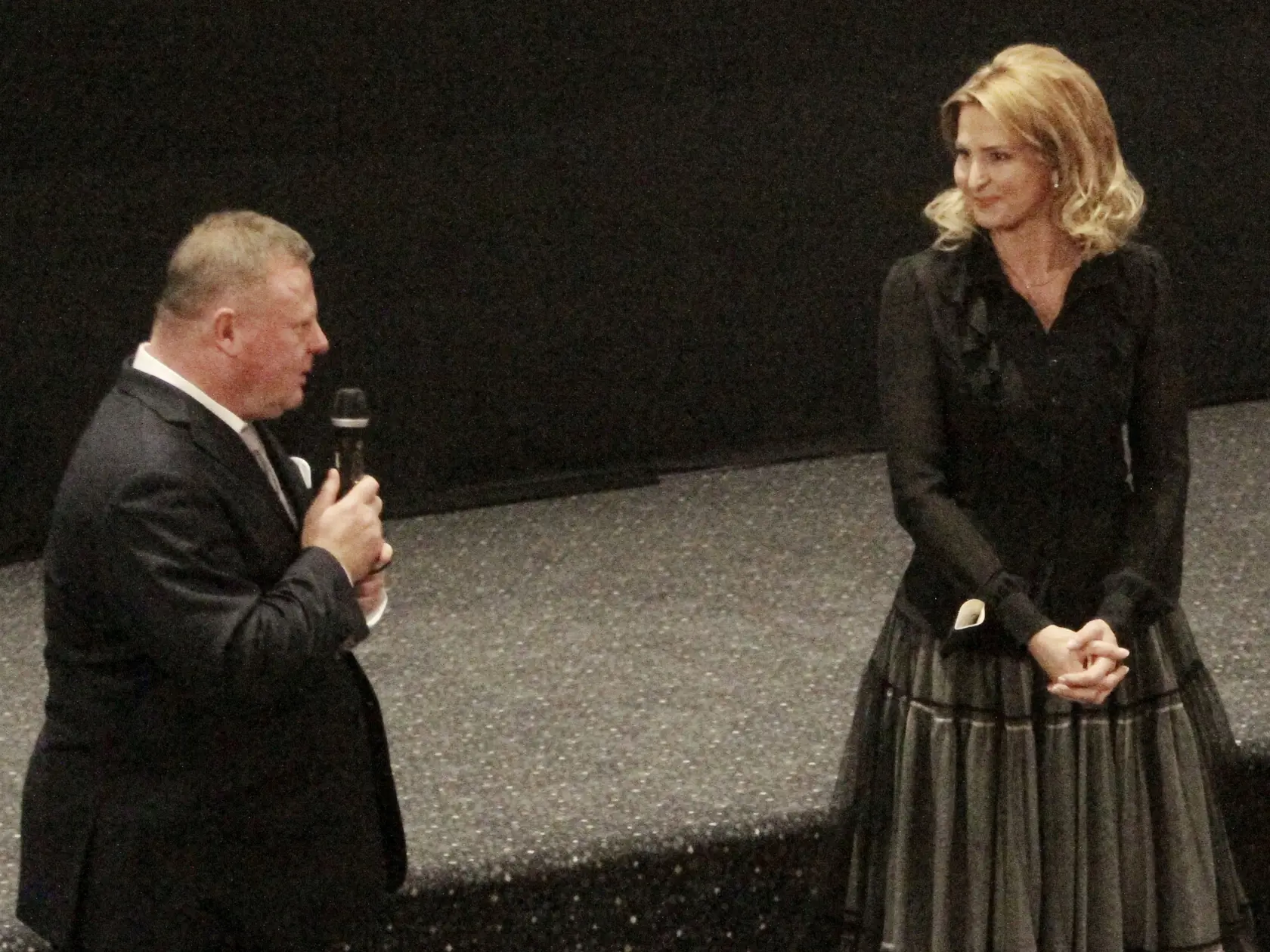 DVORILI SI
Počas príhovorov v sále si Ivana a podnikateľ Fiľo navzájom ďakovali.