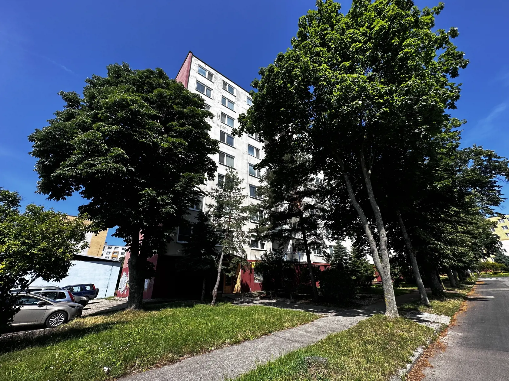 Ubehlo niekoľko týždňov, no žena pokojne spávať stále nemôže. Dianin bývalý priateľ jej vyvoláva aj spoza mreží väzenskej cely.