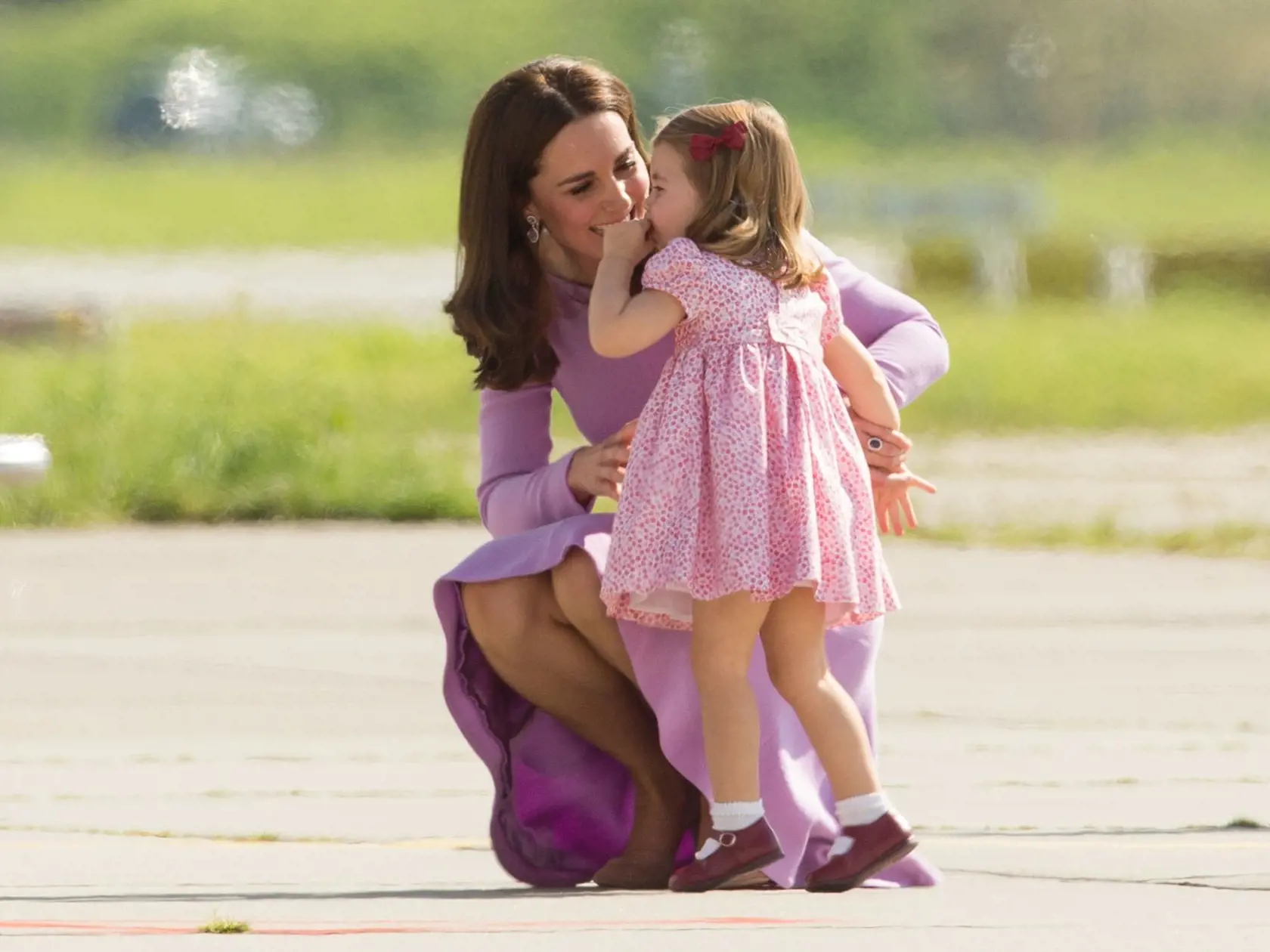 Catherine Duchess of Cambridge mit Princess Charlotte  British royals visiting Germany, official departure from Germany at Airbus Hamburg, Germany - 21 Jul 2017, Image: 342626875, License: Rights-managed, Restrictions: , Model Release: no, Credit line: Profimedia, TEMP Rex Features