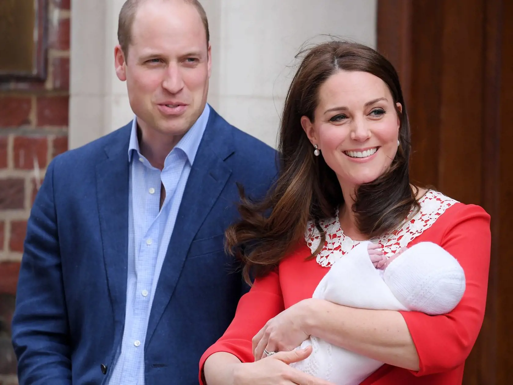 Mandatory Credit: Photo by David Fisher/REX/Shutterstock (9639910x) Catherine Duchess of Cambridge and Prince William leaving hospital with their newborn baby boy Catherine Duchess of Cambridge gives birth to her third child, Lindo Wing, St Mary's Hospital, London, UK - 23 Apr 2018
