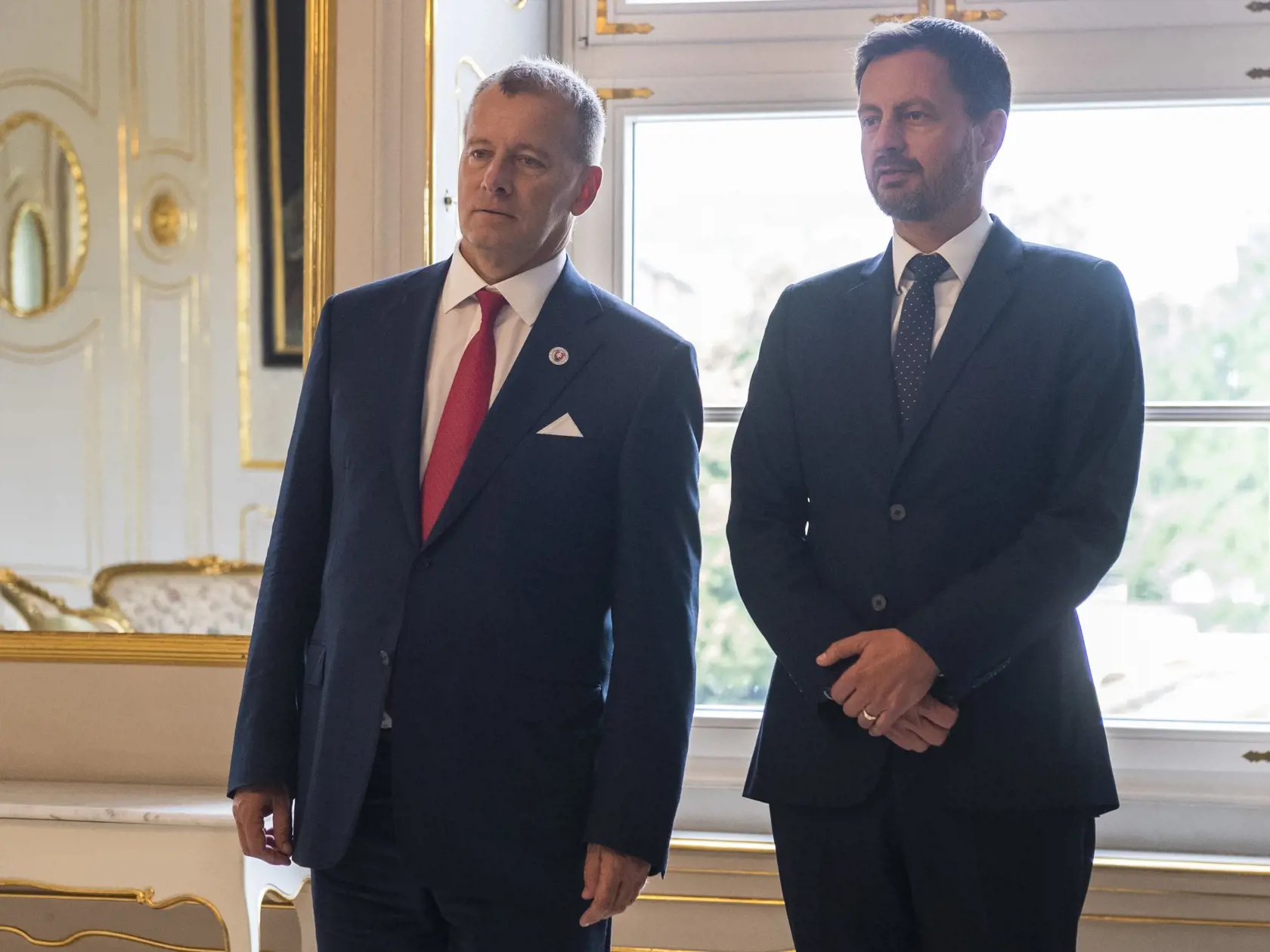 Heger si to po rokovaní vlády namieril k prezidentke Zuzane Čaputovej "na koberček" spoločne s predsedom parlamentu Borisom Kollárom.