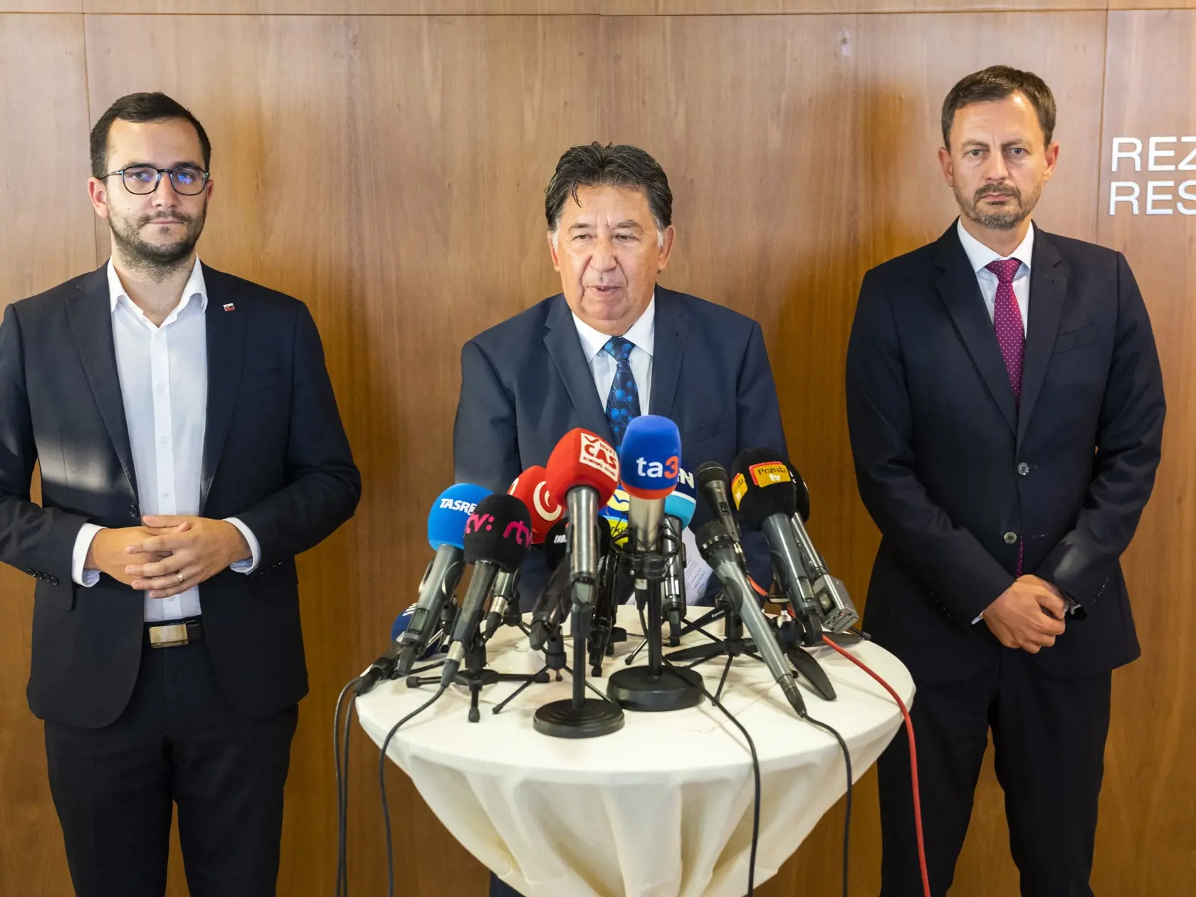 Ján Budaj oznámil, že vo vláde s podporou fašistov nezostane.