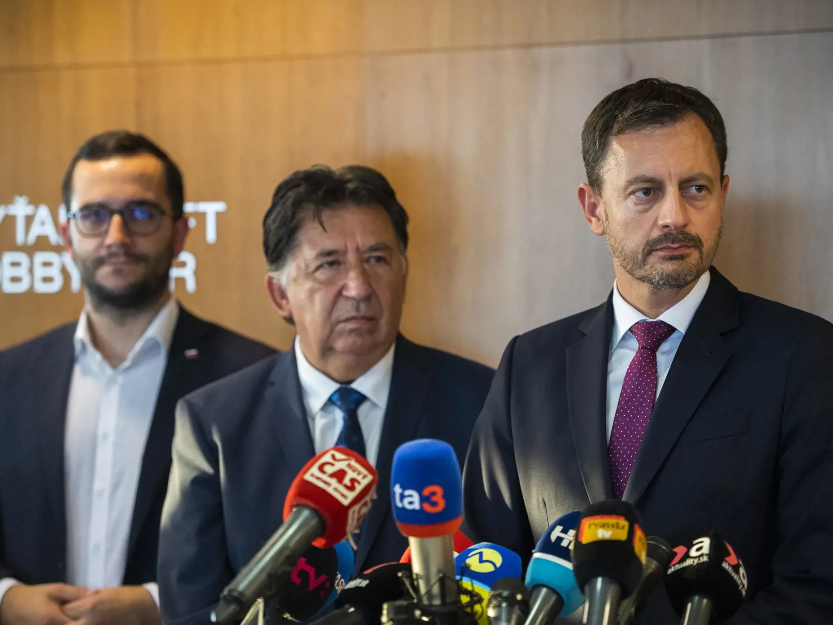 Ján Budaj oznámil, že vo vláde s podporou fašistov nezostane.