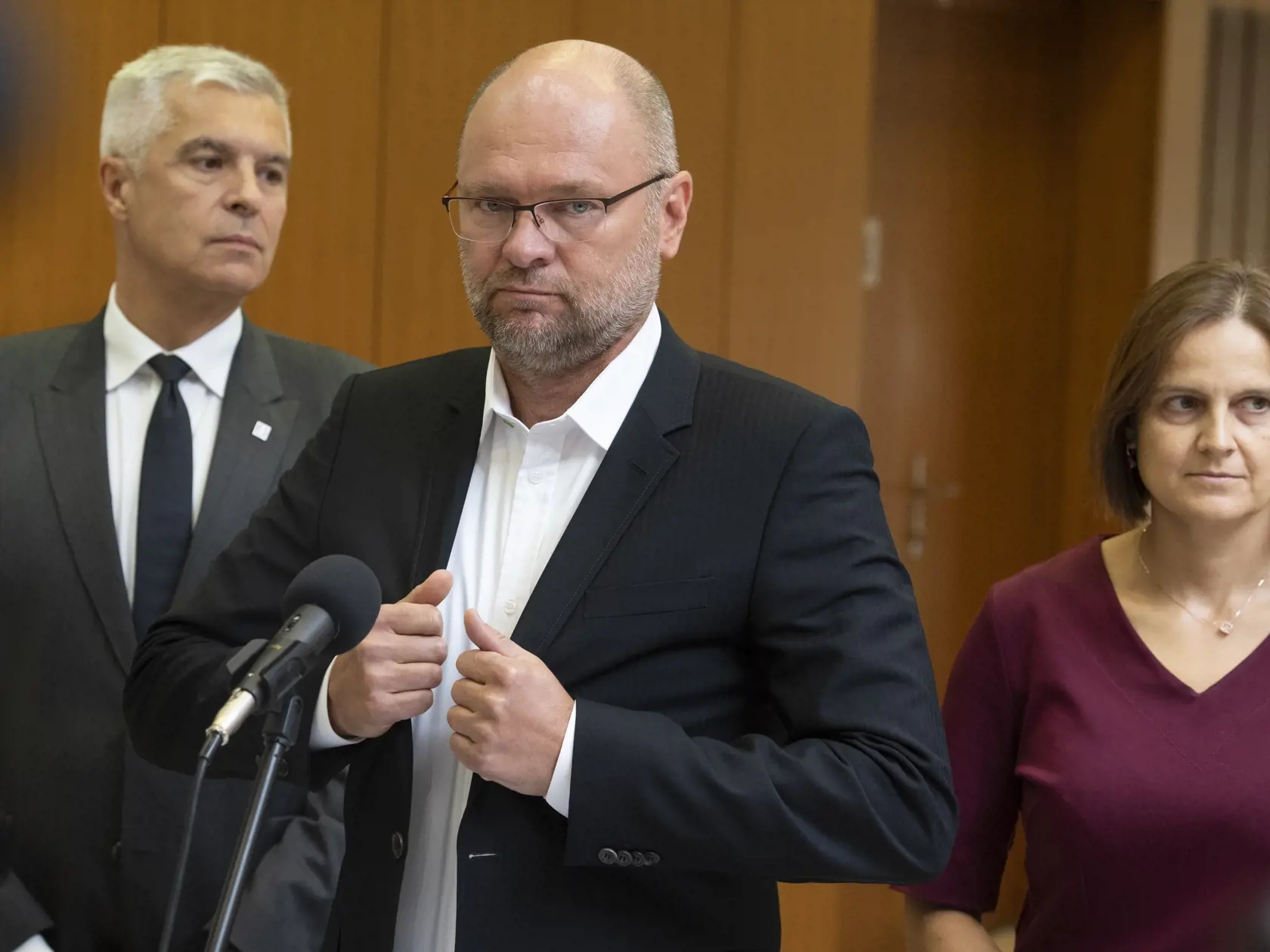 Richard Sulík oznámil, že už podal svoju demisiu v podateľni Prezidentského paláca.