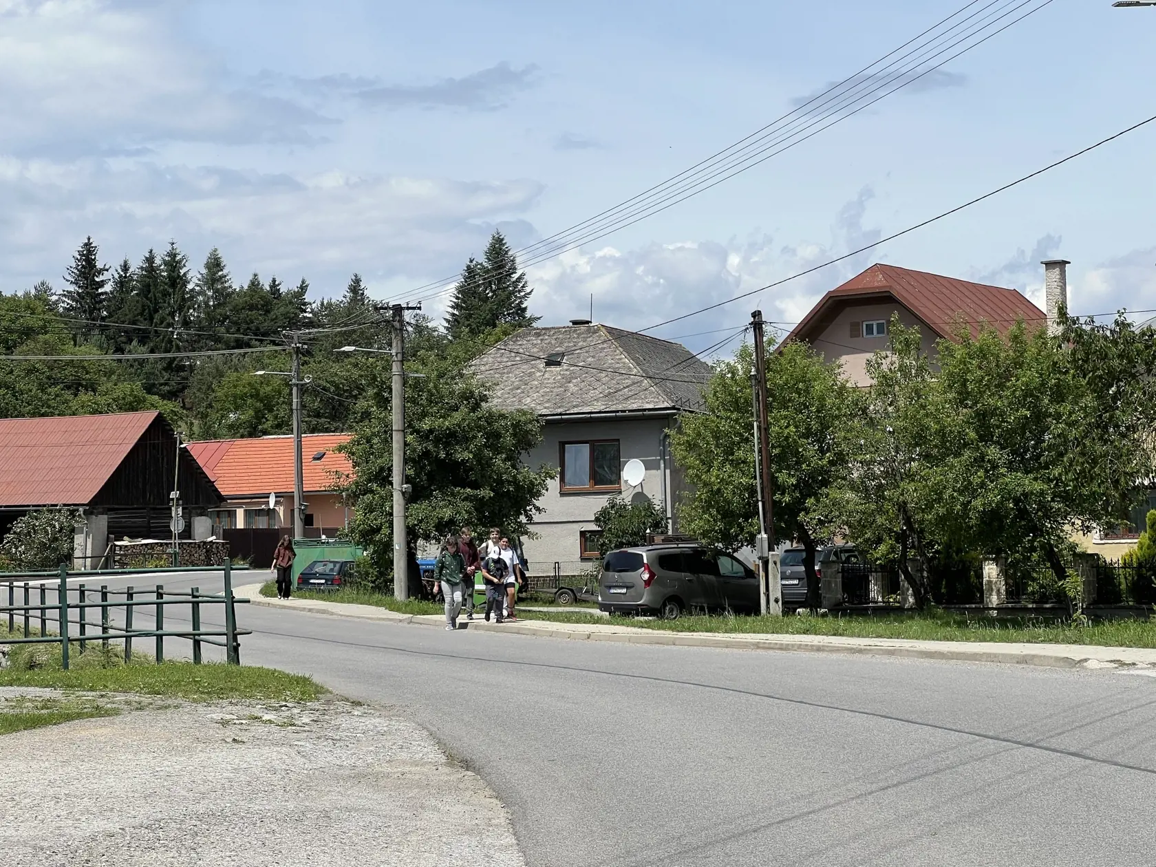 Dedinka Poniky na strednom Slovensku tiež bojuje s premnoženými medveďmi.